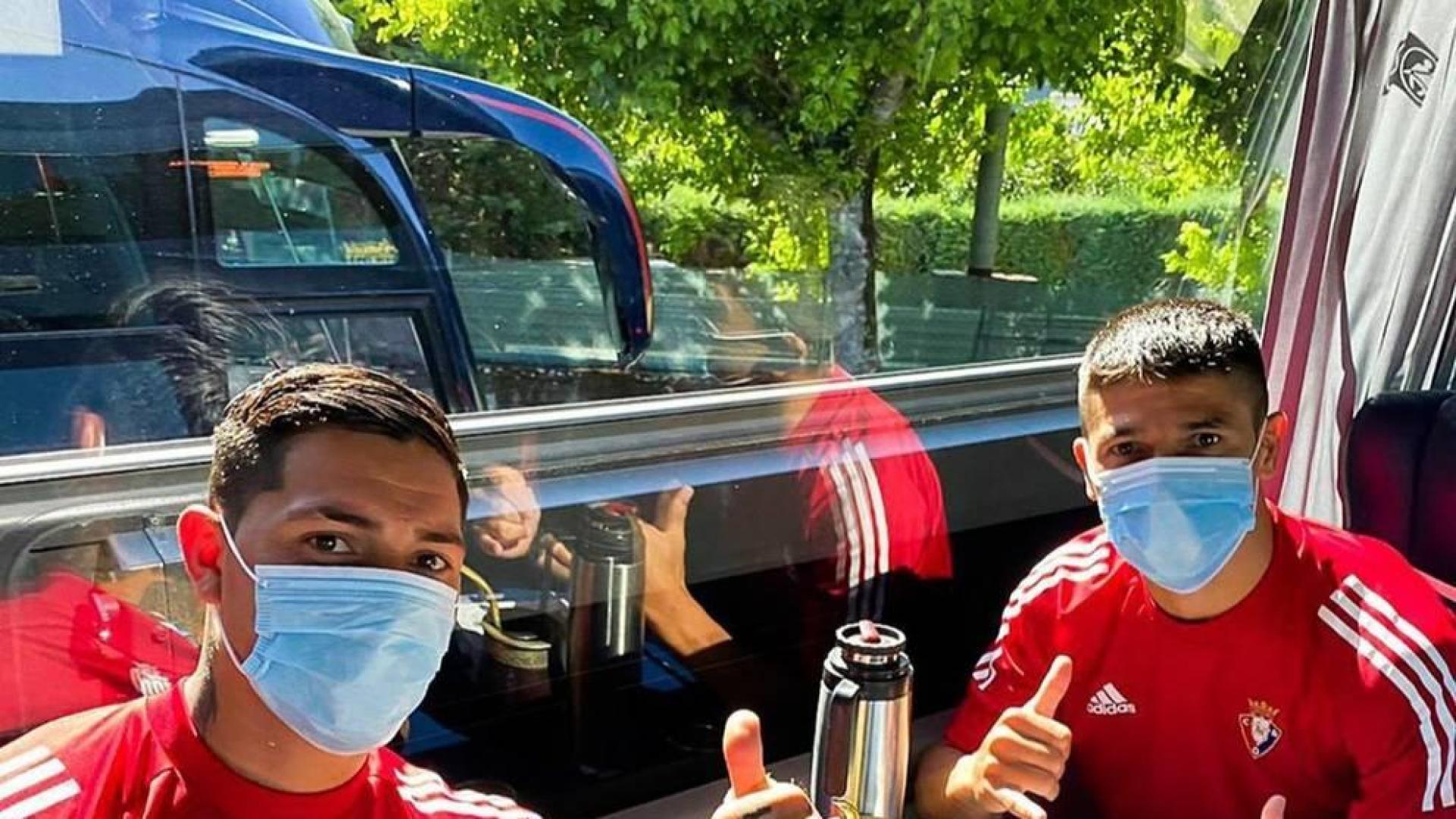 Estupiñán, al Chimy y Roncaglia: "Os echo de menos"