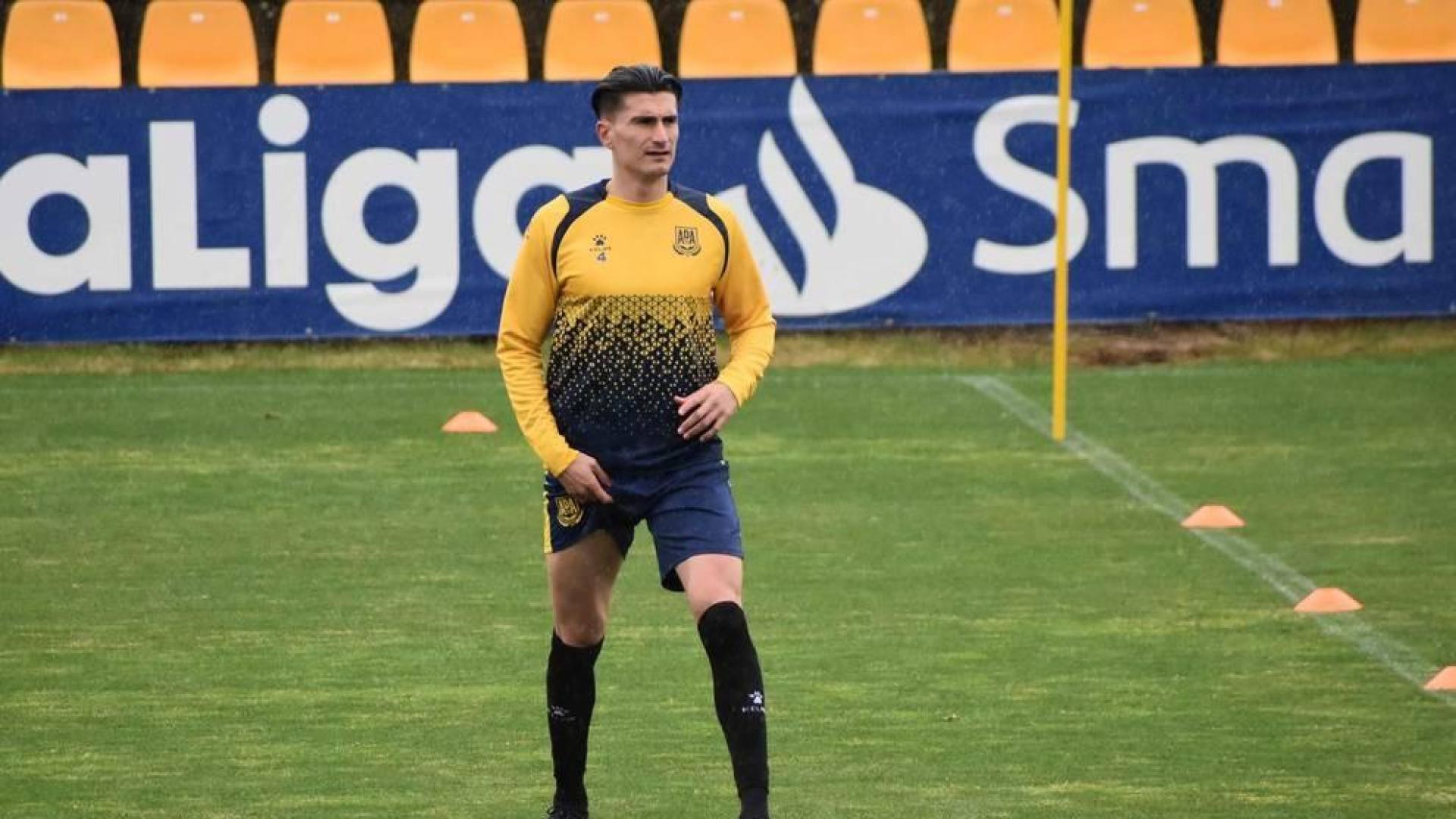 Luis Perea.