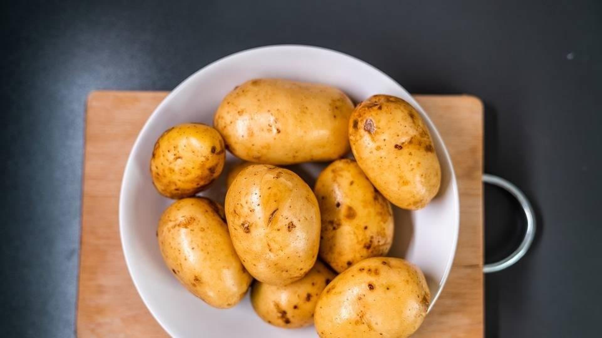 Imagen de un plato de patatas
