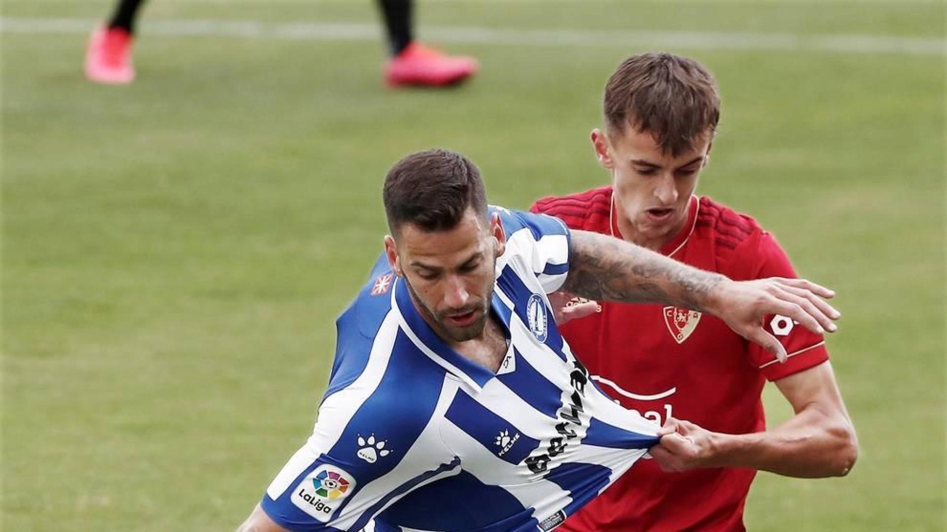 Fotos del partido amistoso de pretemporada en el que Osasuna ha ganado al Alavés por 2-1. El argentino Chimy Ávila ha sido titular en el equipo navarro tras varios meses en dique seco por una lesión.