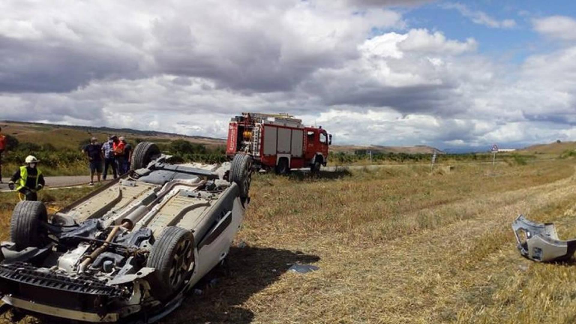 Un herido tras salirse de la vía con su coche en Falces