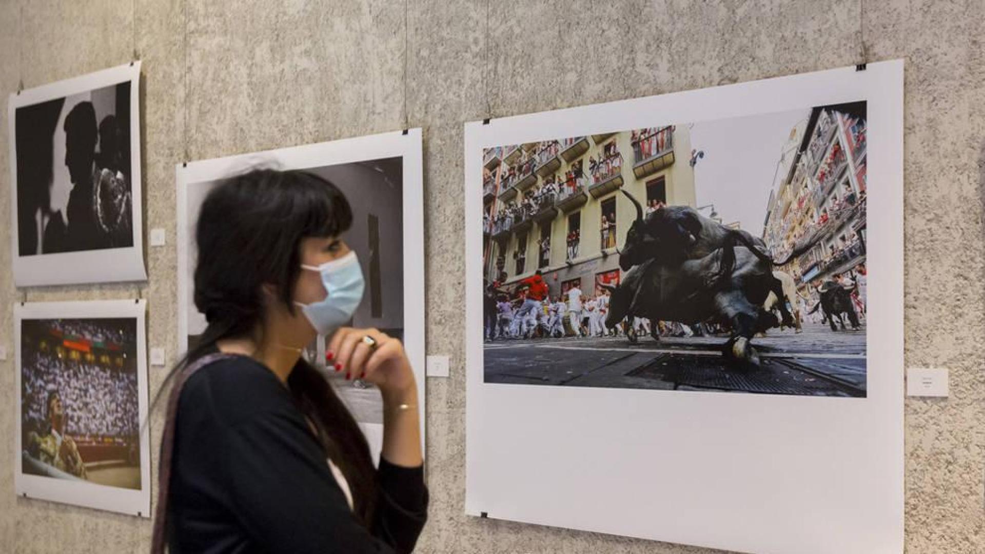 Este lunes finalizan las exposiciones 'Artea Oinez' y 'San Fermín en pausa'