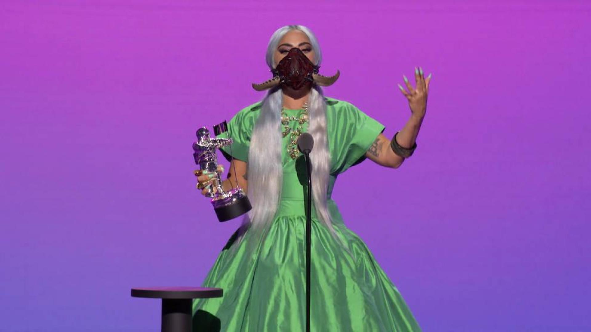 Los 5 premios de Lady Gaga y sus originales mascarillas protagonizan los VMA MTV