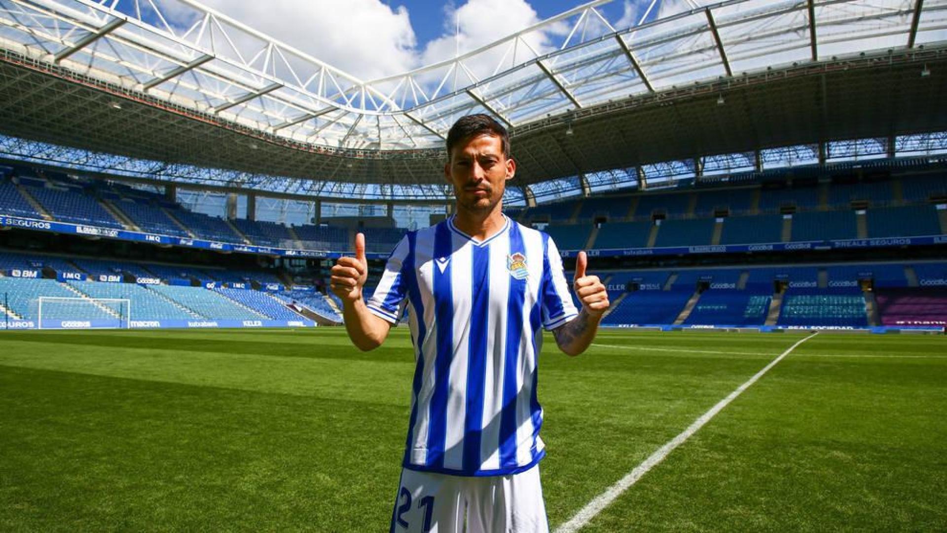 David Silva llega a la Real Sociedad a "luchar por títulos"