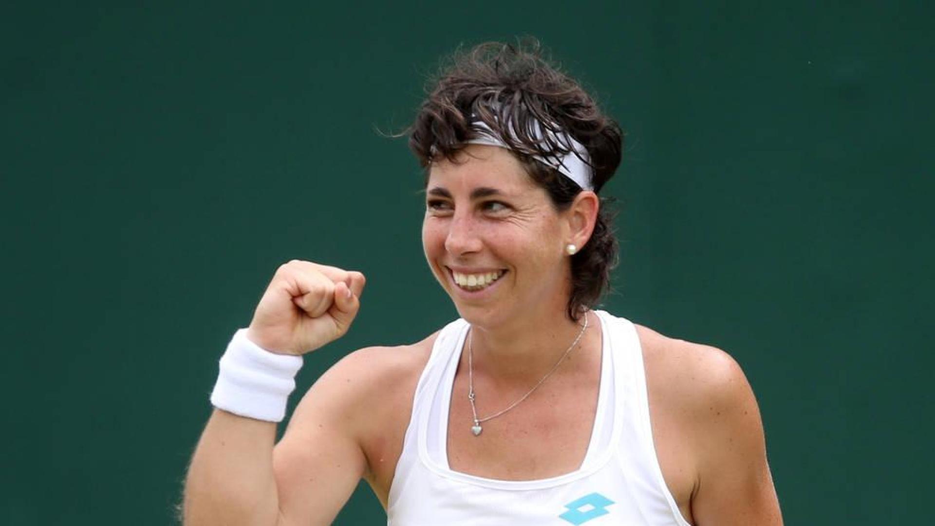 Carla Suárez avanza con confianza a octavos y se cita con Serena Williams
