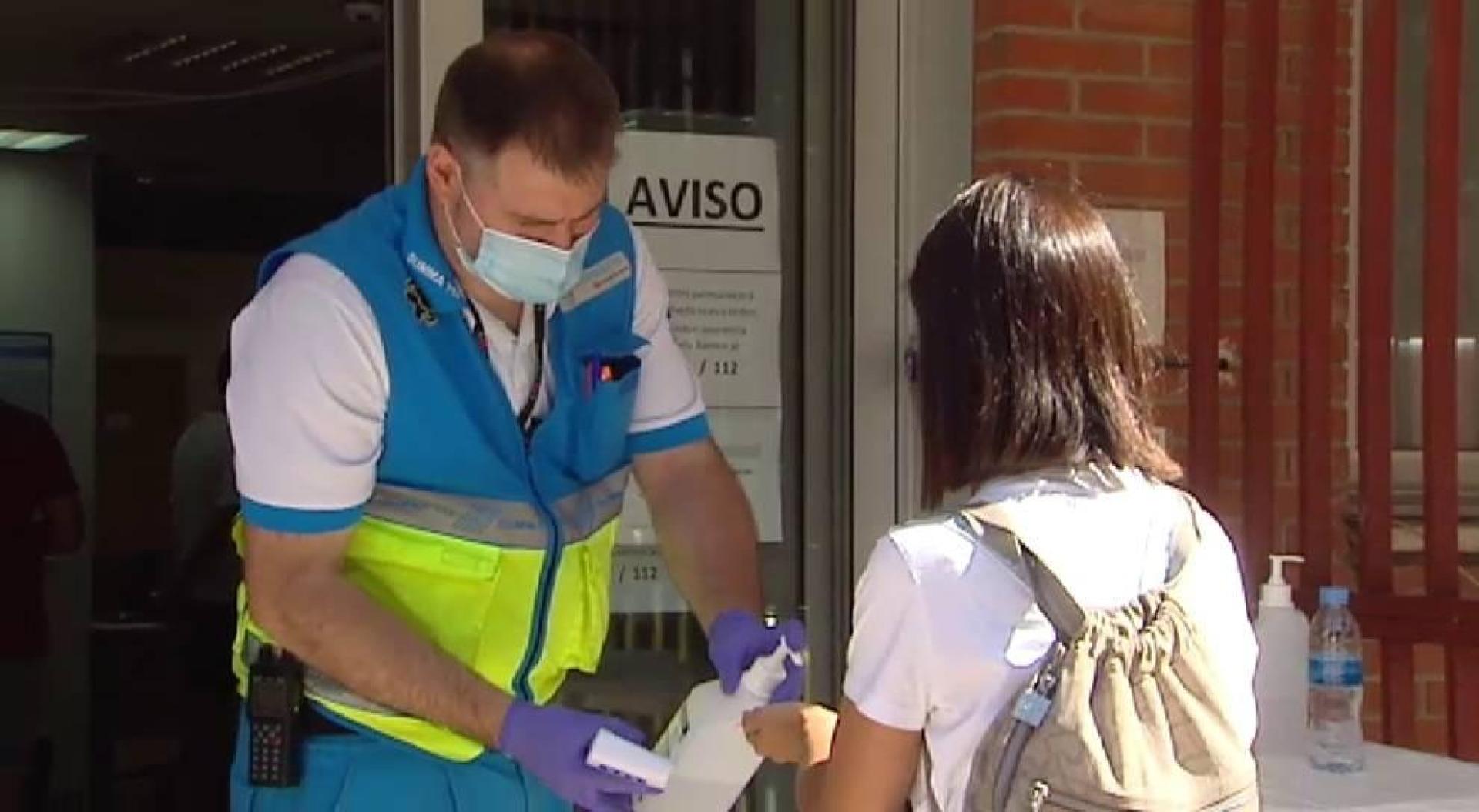 La curva de contagios se dispara con 23 mil nuevos casos y 83 fallecidos
