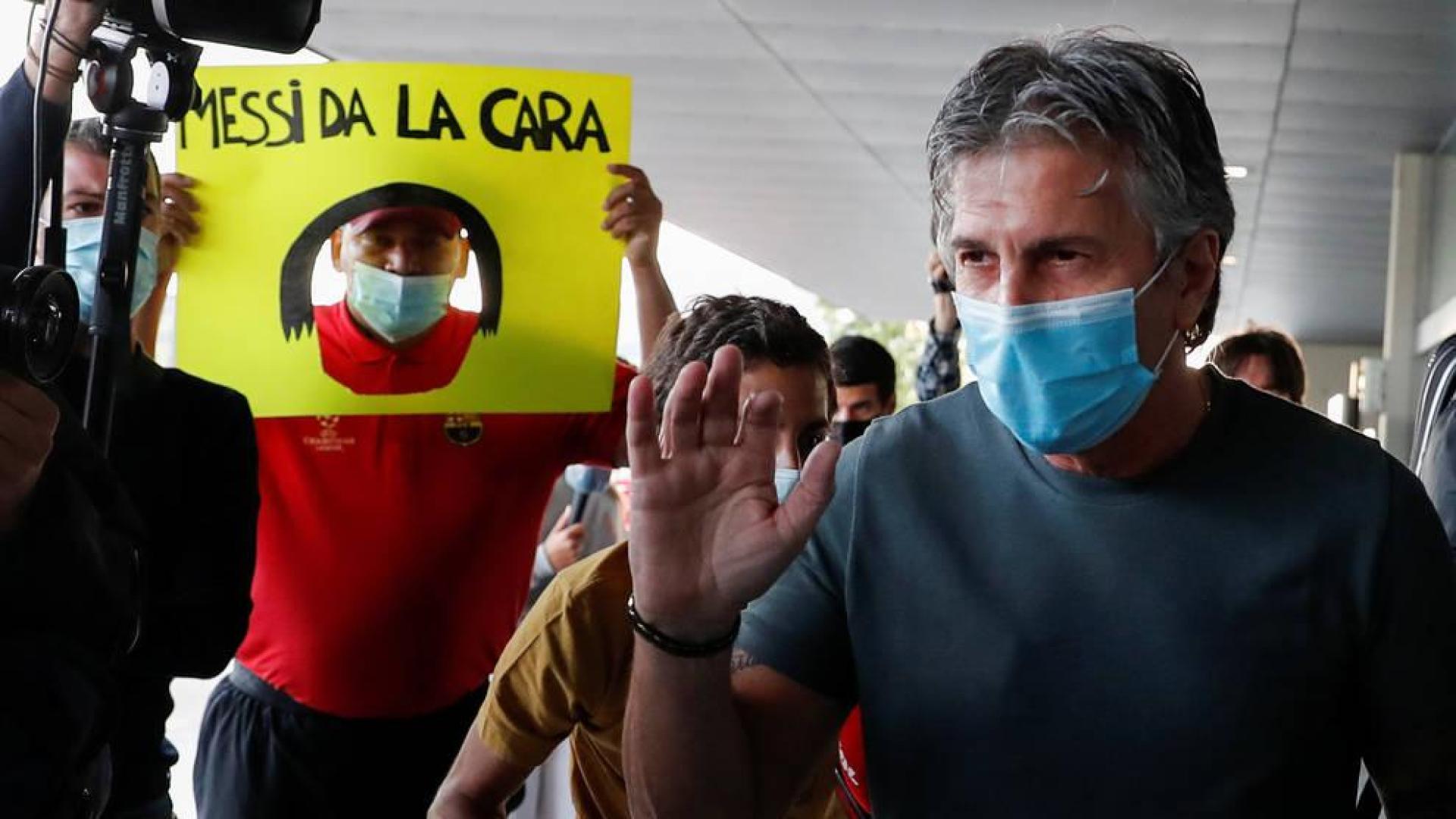 Jorge Messi, a su llegada al aeropuerto de El Prat.