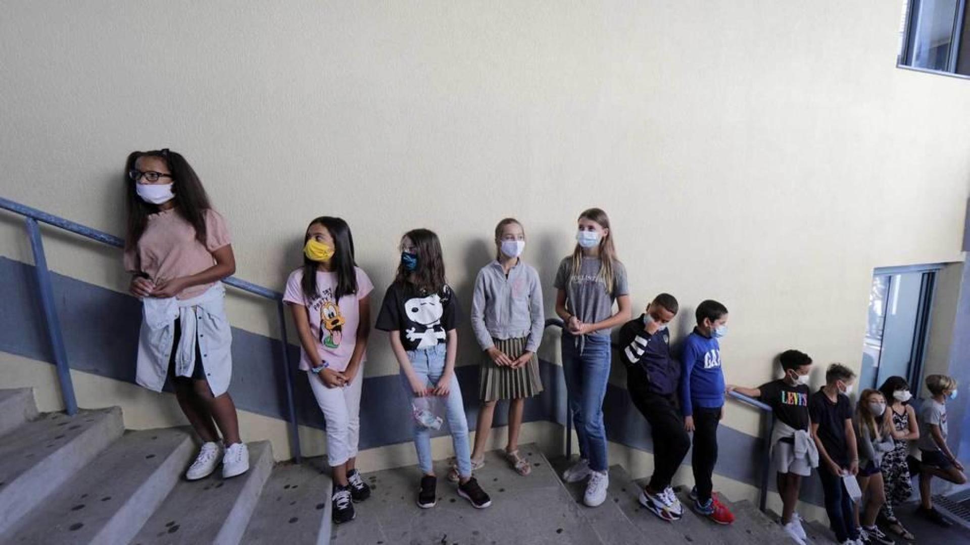 Francia tuvo que cerrar 22 escuelas por coronavirus tras el inicio del curso