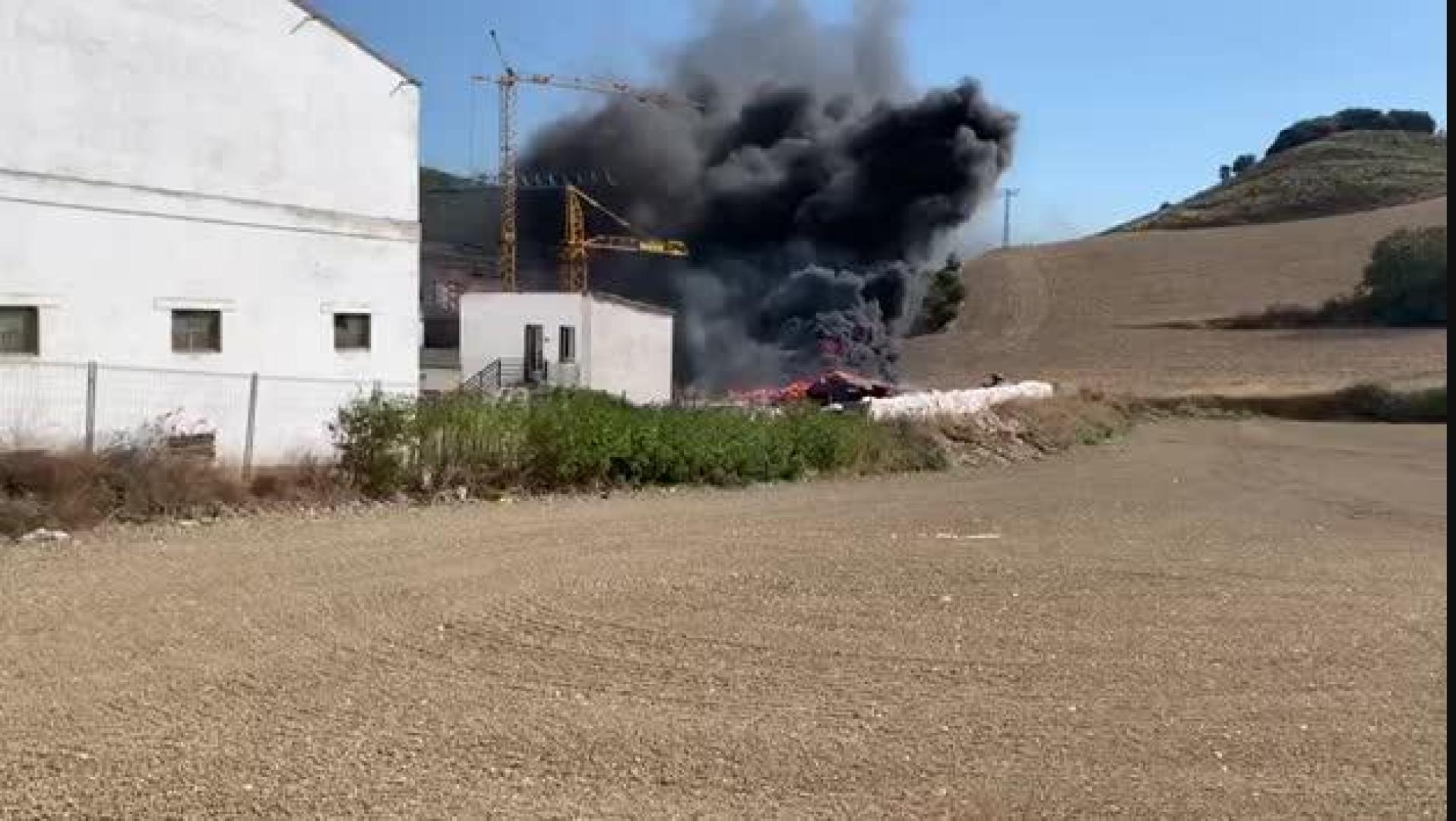 Incendio en una finca de Campanas