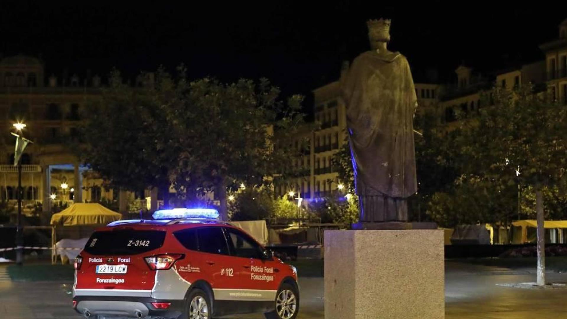 Diario de Navarra acompaña a dos patrullas de la Policía Foral durante una noche