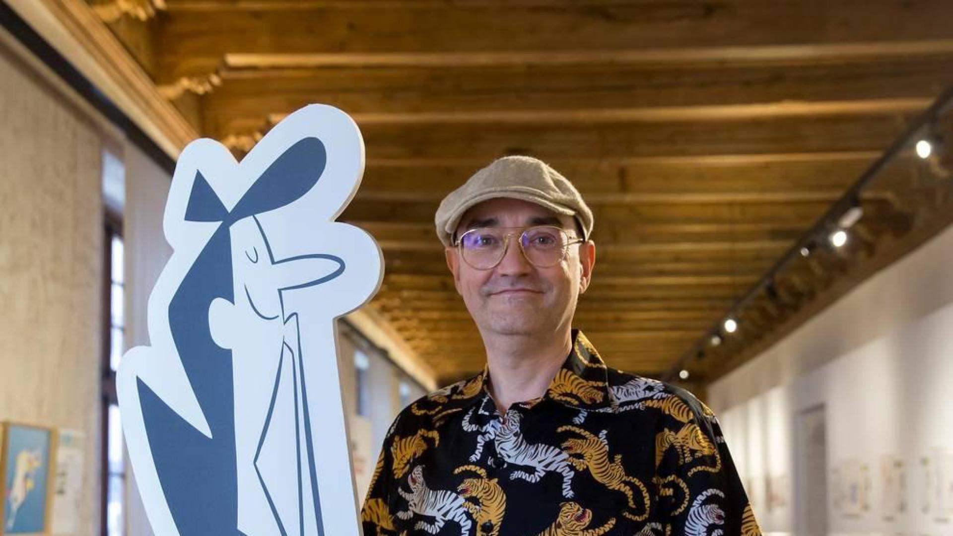 Ágreda: “Encuentro placer en mantener ese goce infantil de la libertad frente al papel”