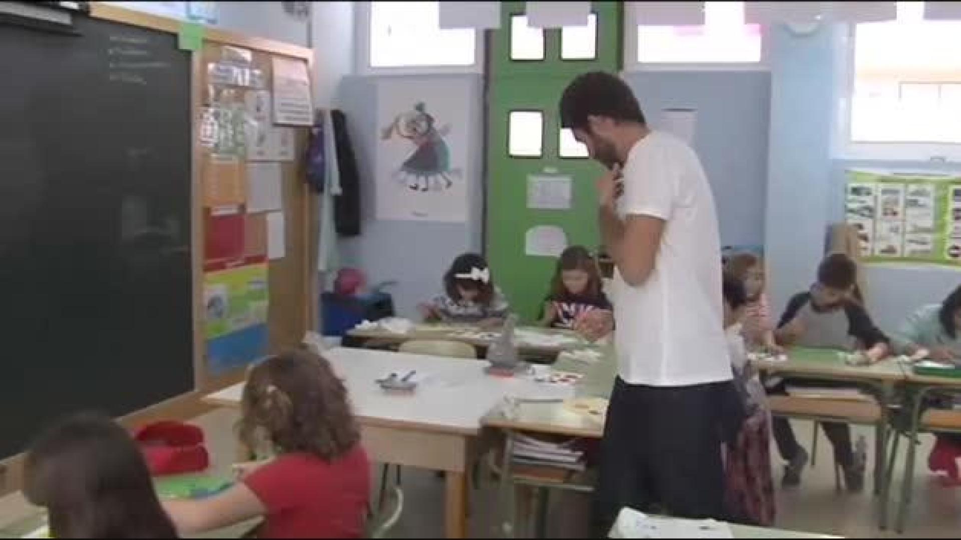 Vídeo: Más de 2000 profesores madrileños que ha dado positivo se harán una PCR