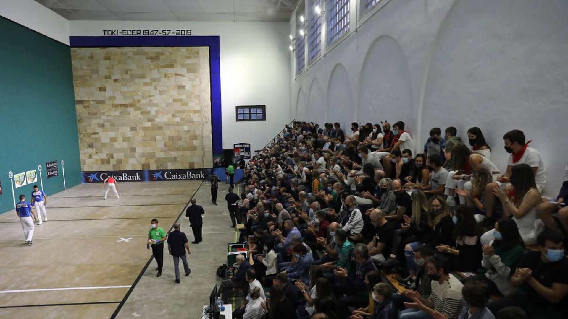 Aspecto que presentaba el Toki Eder de Ziordia el lunes por la noche en el festival de Baiko.