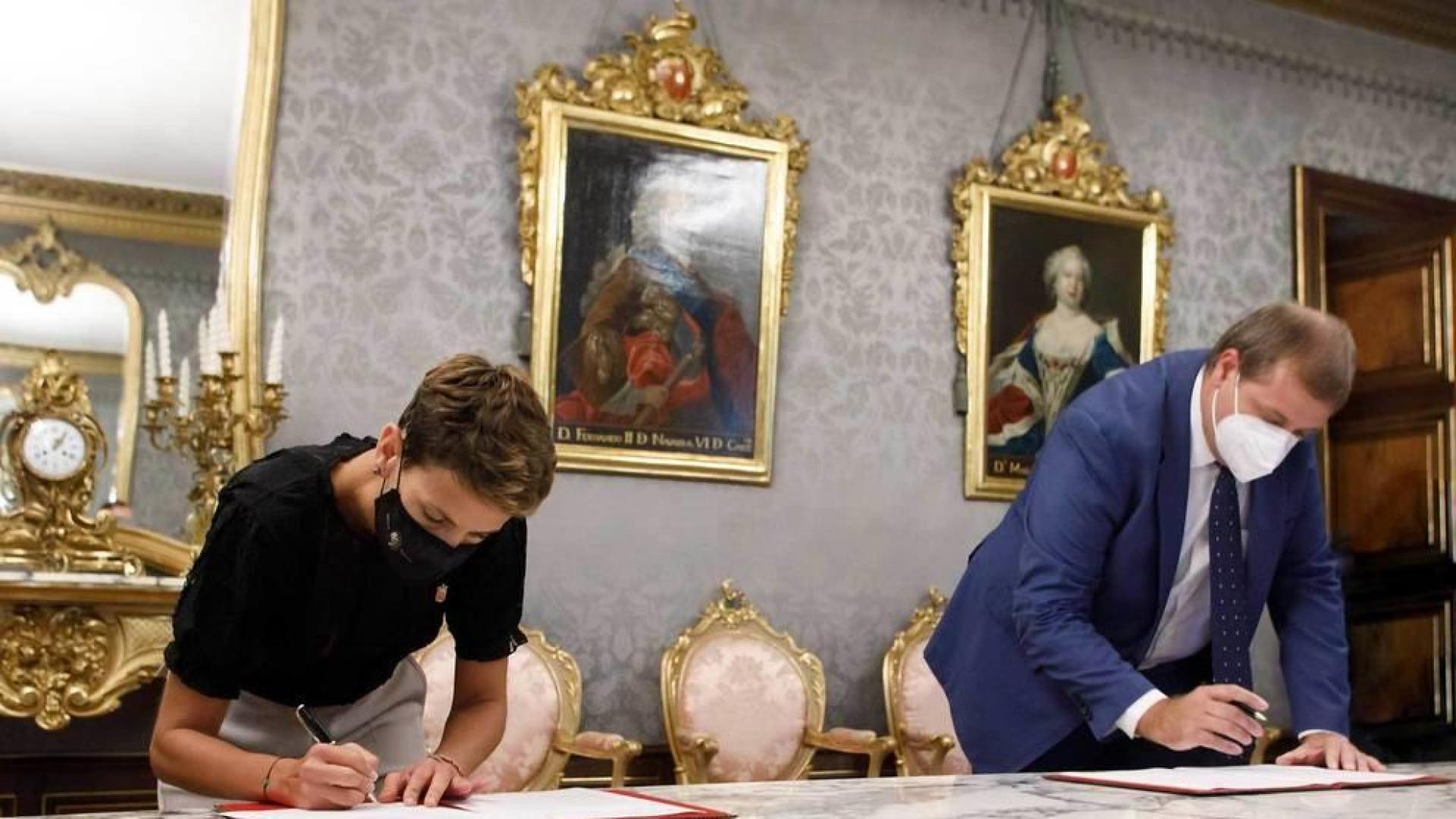 Navarra trabajará con Correos para impulsar el desarrollo del ámbito rural y combatir la despoblación
