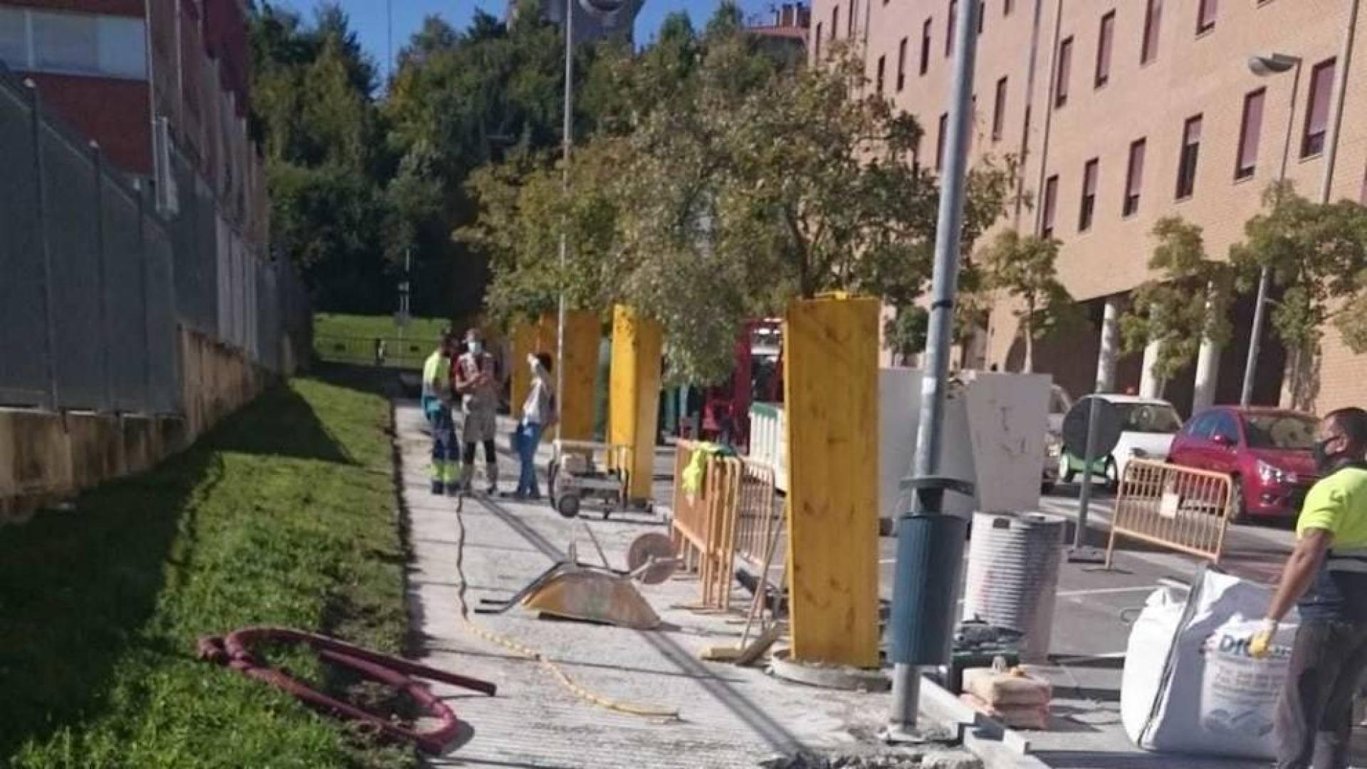 Pamplona inicia la renovación de las aceras de dos calles de Mendillorri