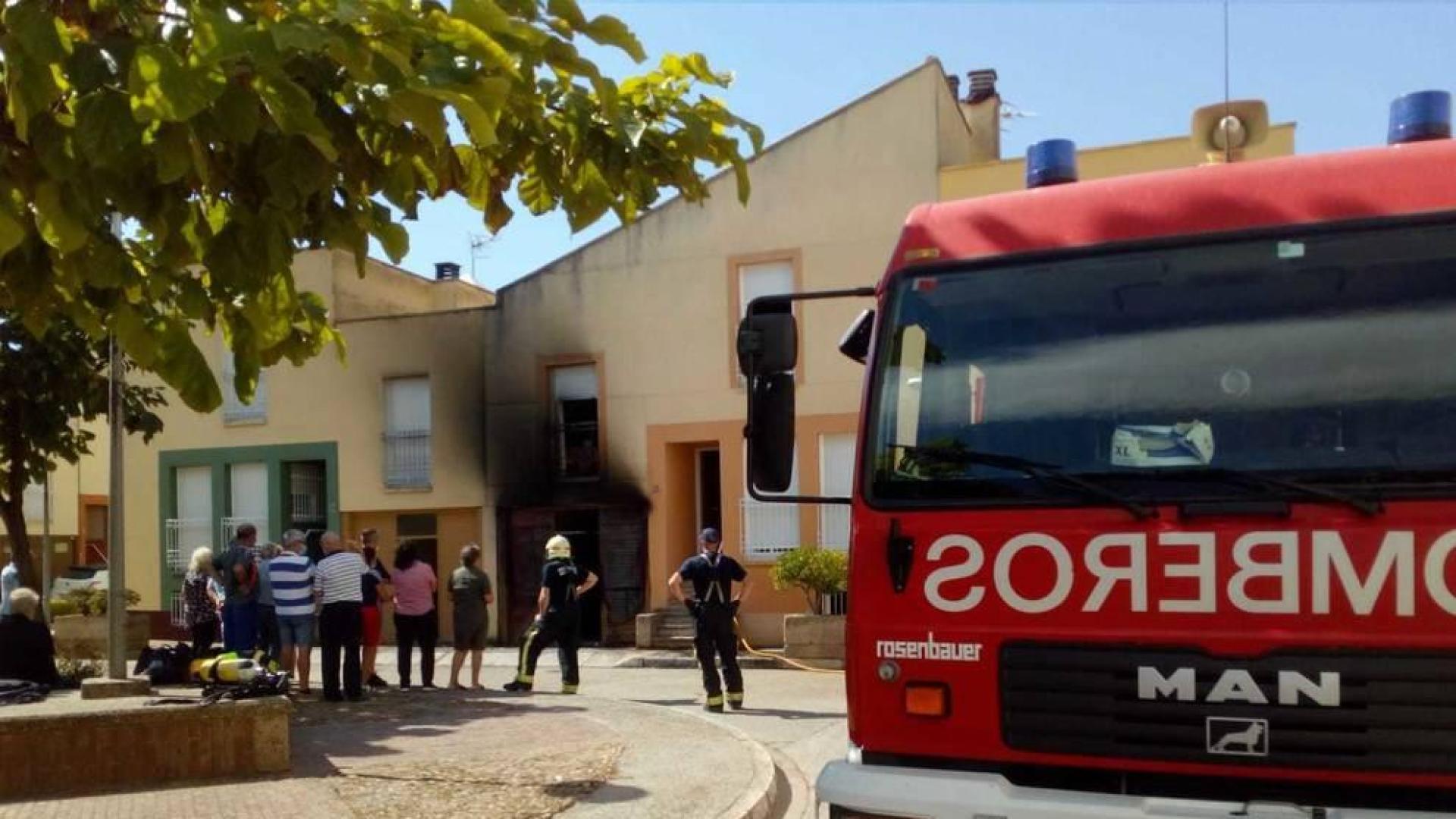 Un incendio causa importantes daños en una vivienda en Ribaforada