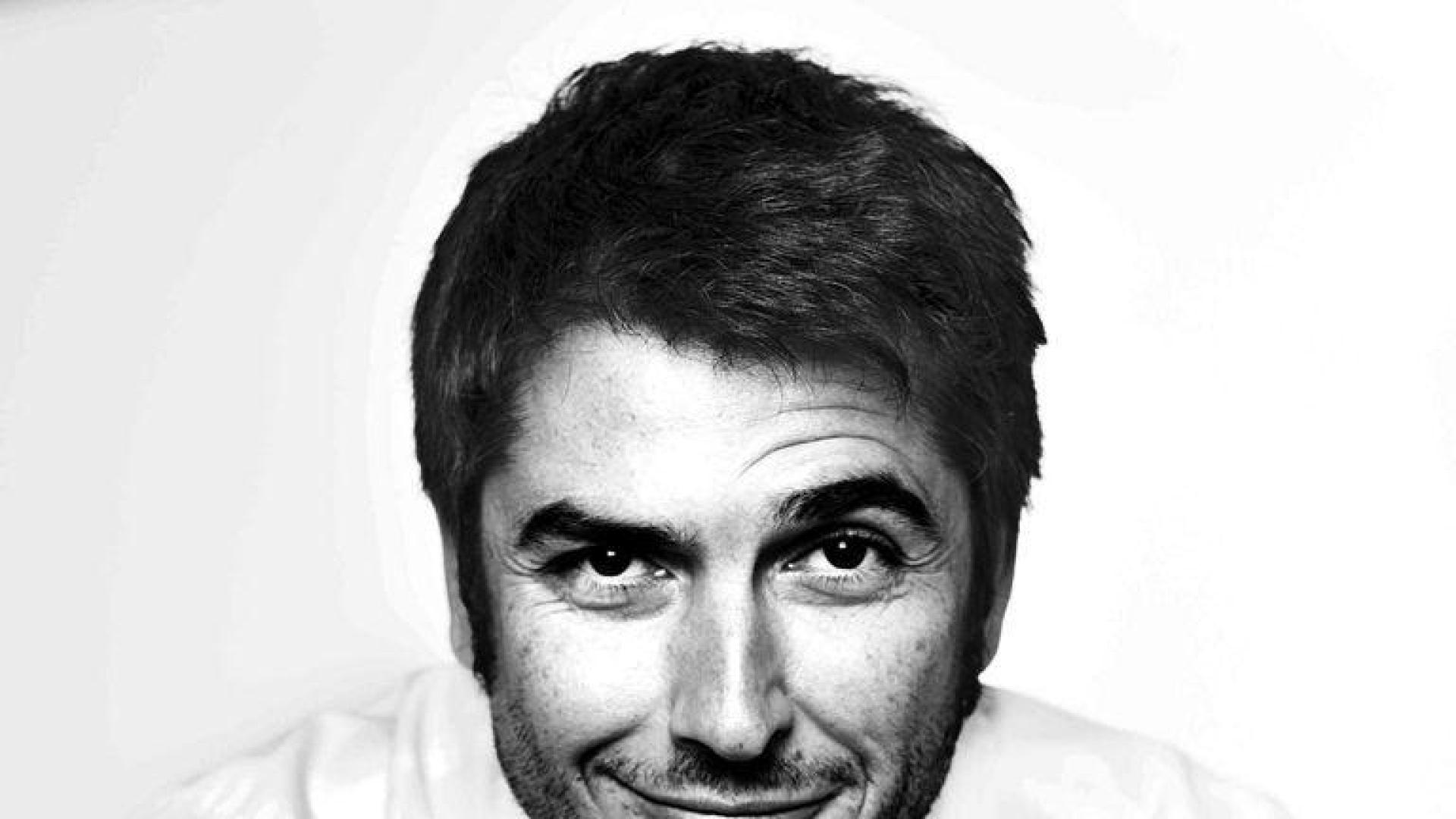 El periodista Carlos del Amor publica "La vida a veces"