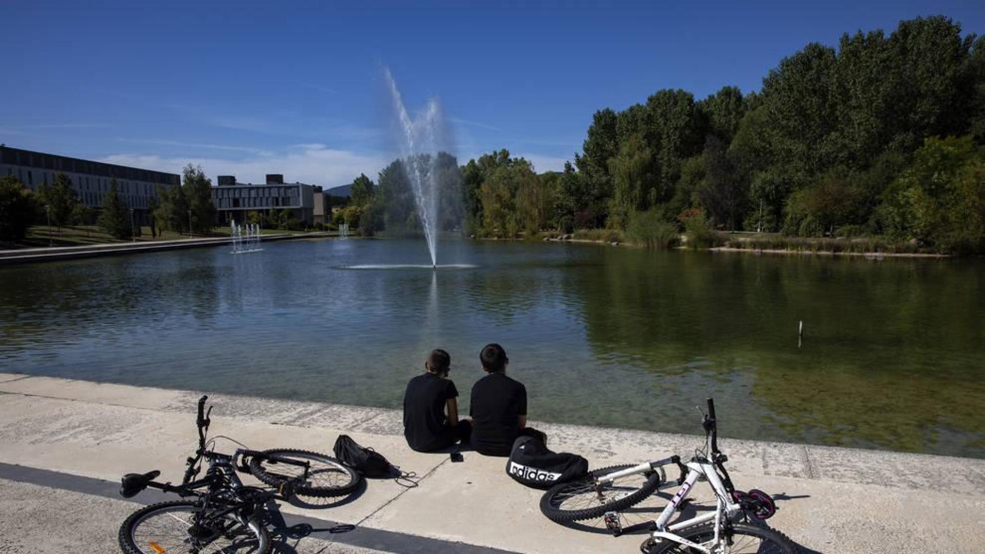 El lago de Sarriguren, “un trozo de naturaleza al lado de casa”