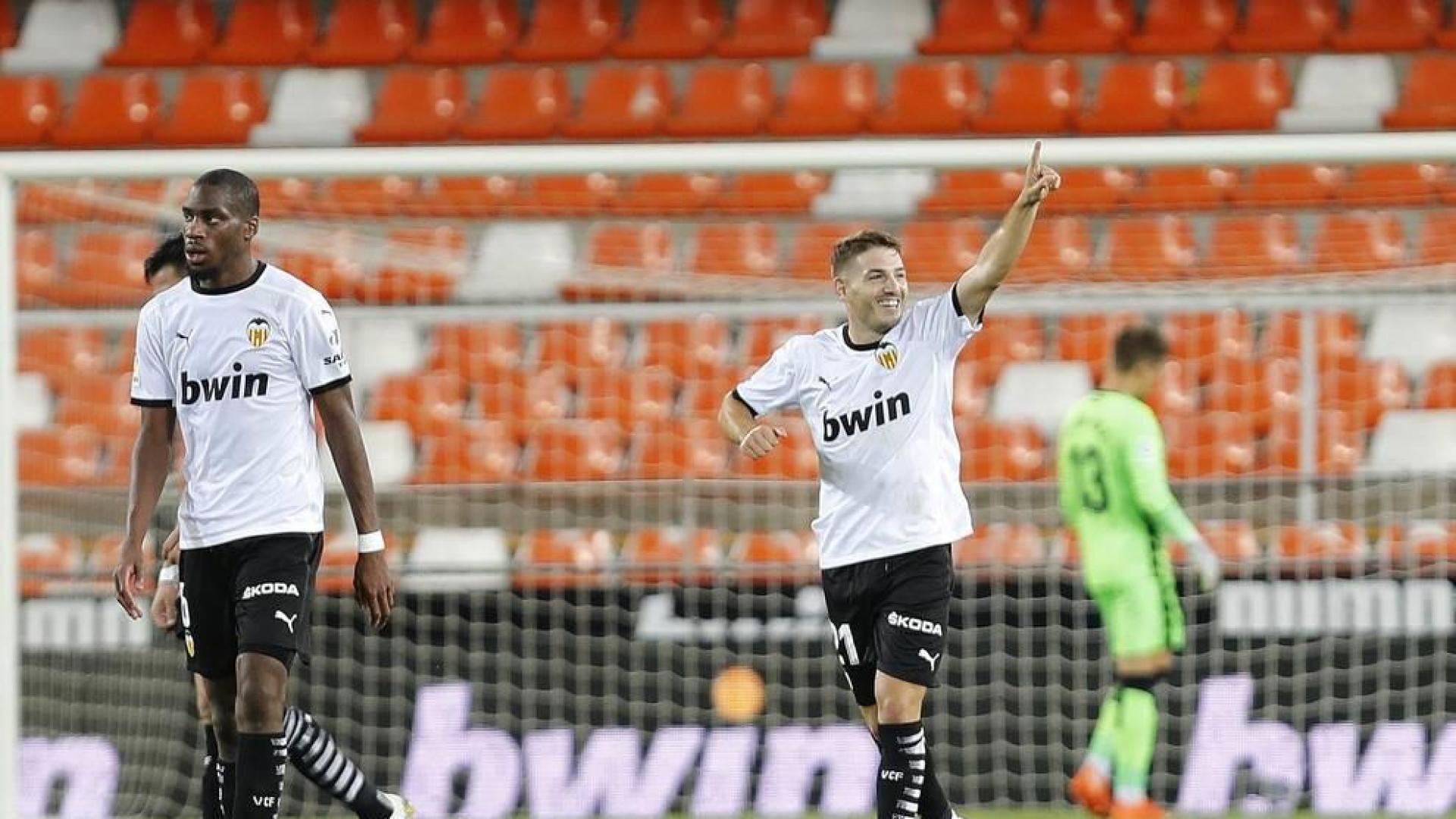 El Valencia se lleva el derbi ante el Levante y el Villarreal no puede con el Huesca
