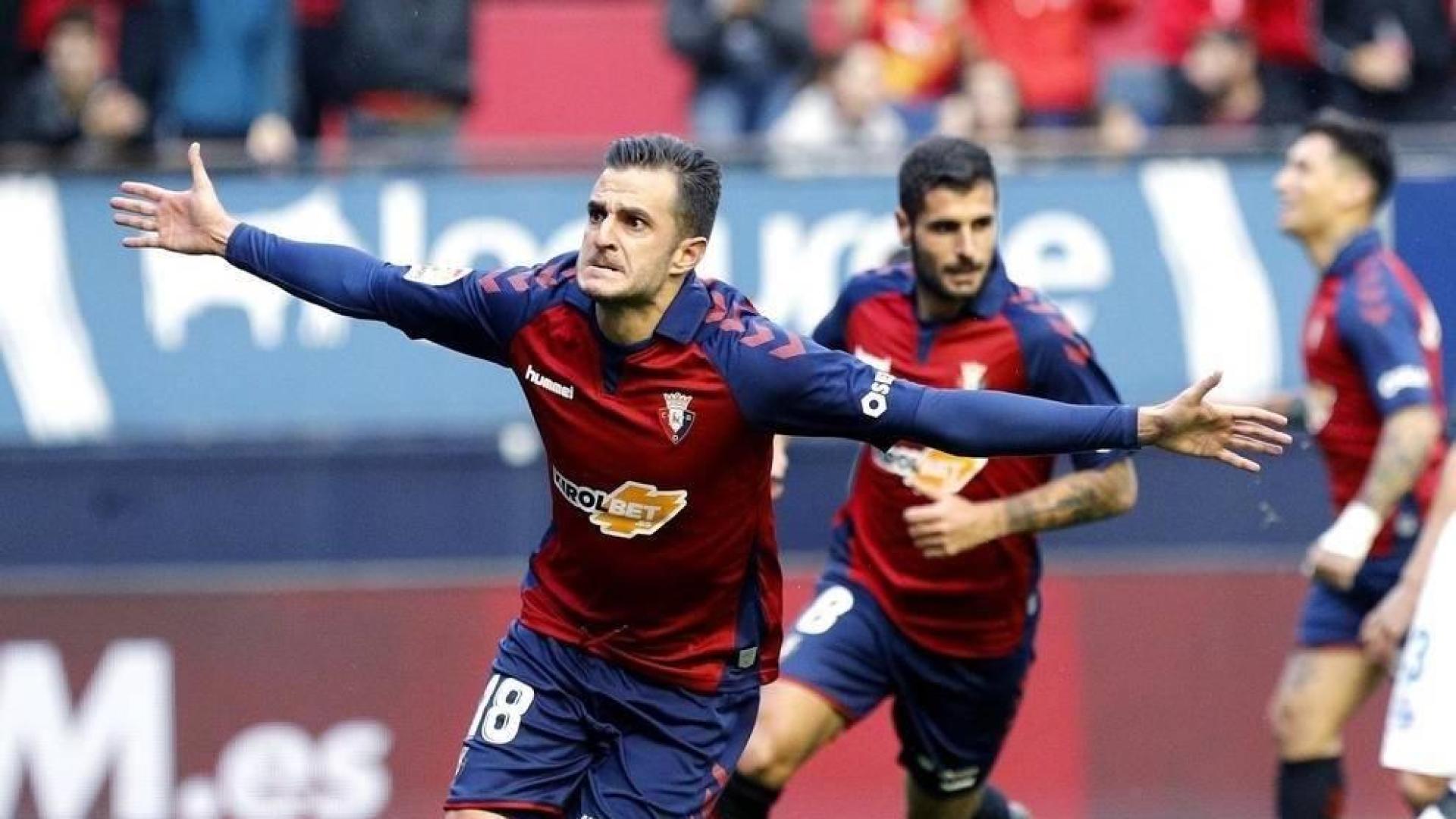 El delantero Juan Villar.