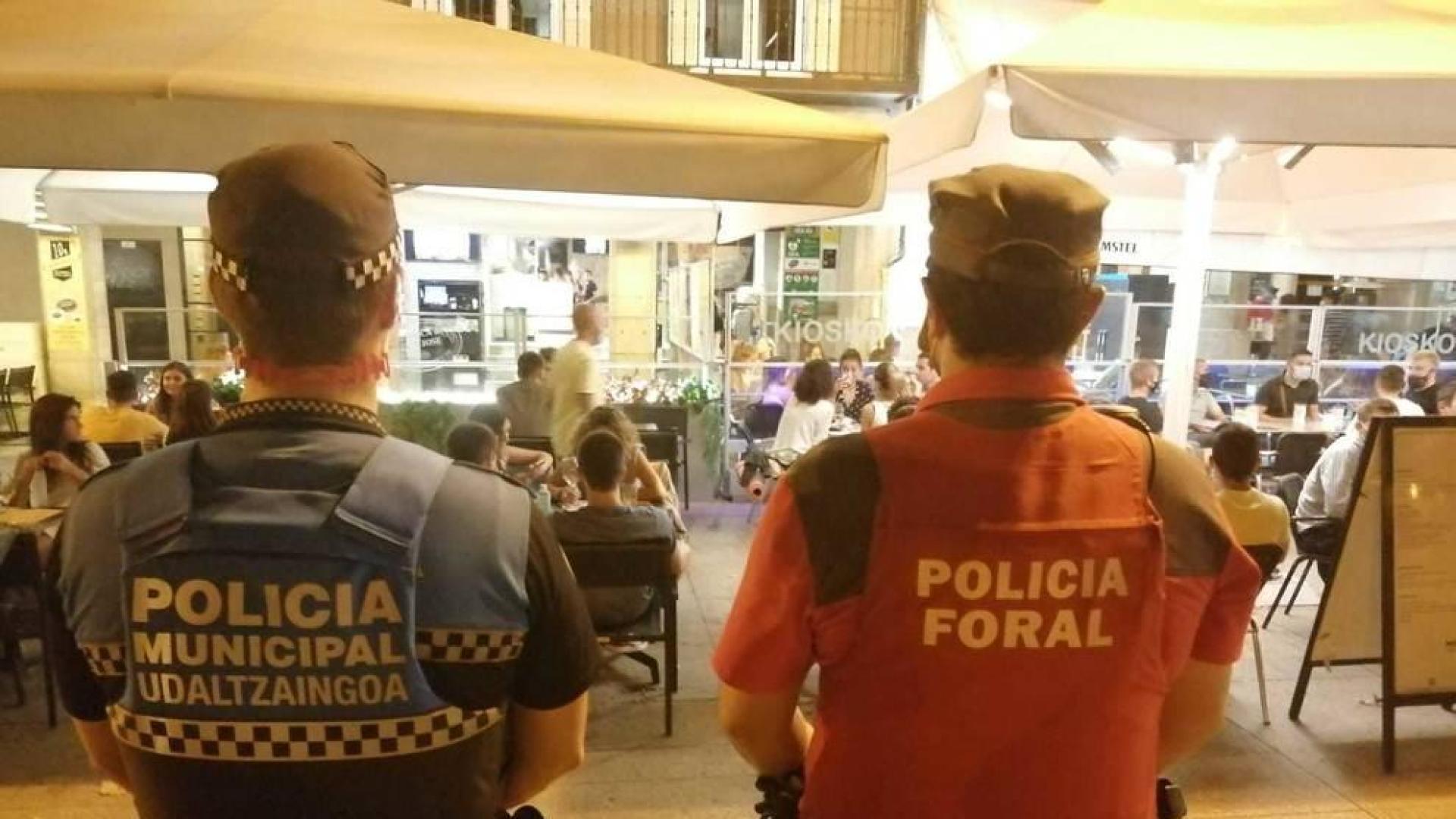 Dos detenidos tras una pelea tumultuaria donde se lanzaban sillas en Pamplona