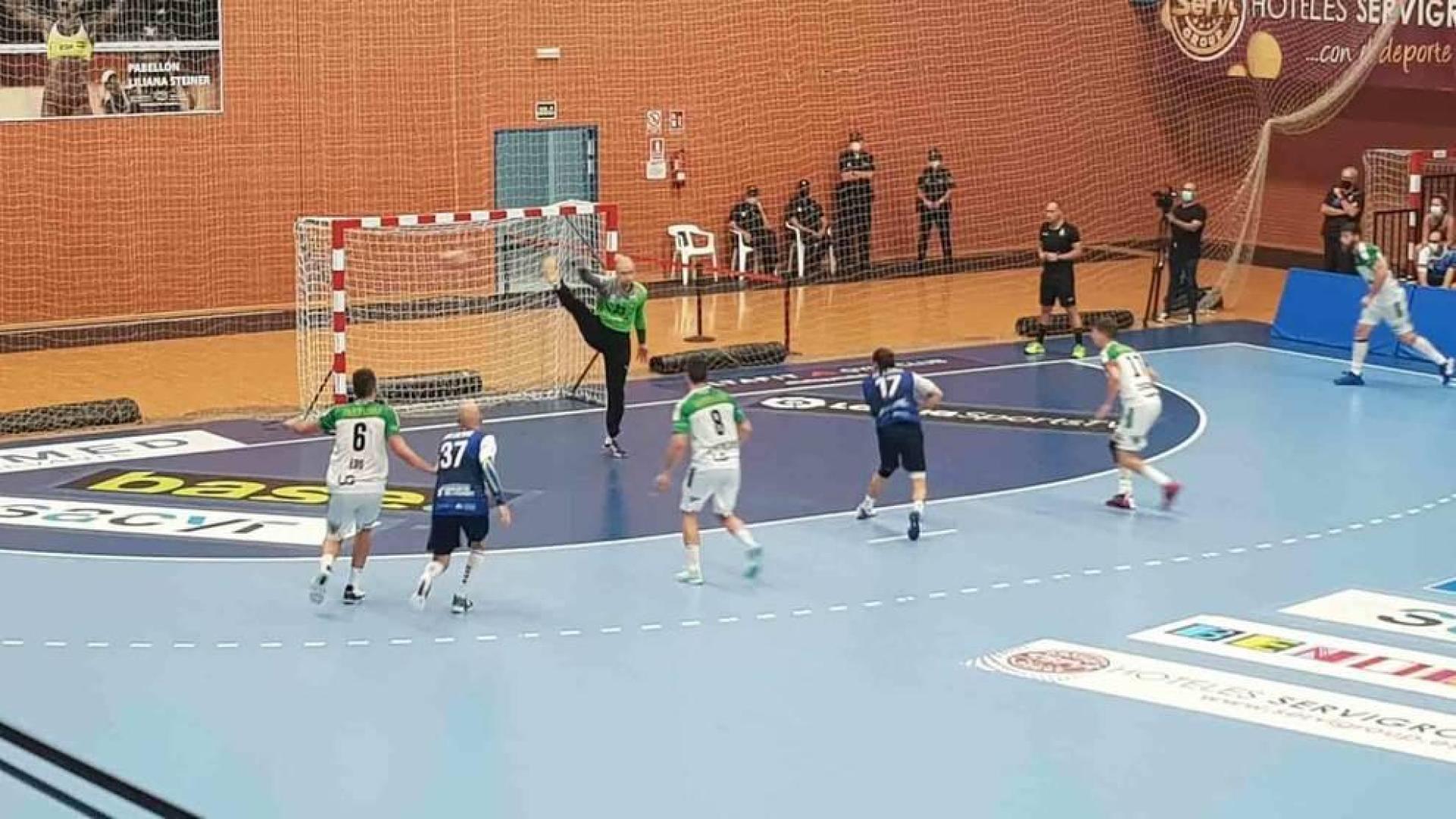Un Anaitasuna heroico salva un punto ante el Benidorm