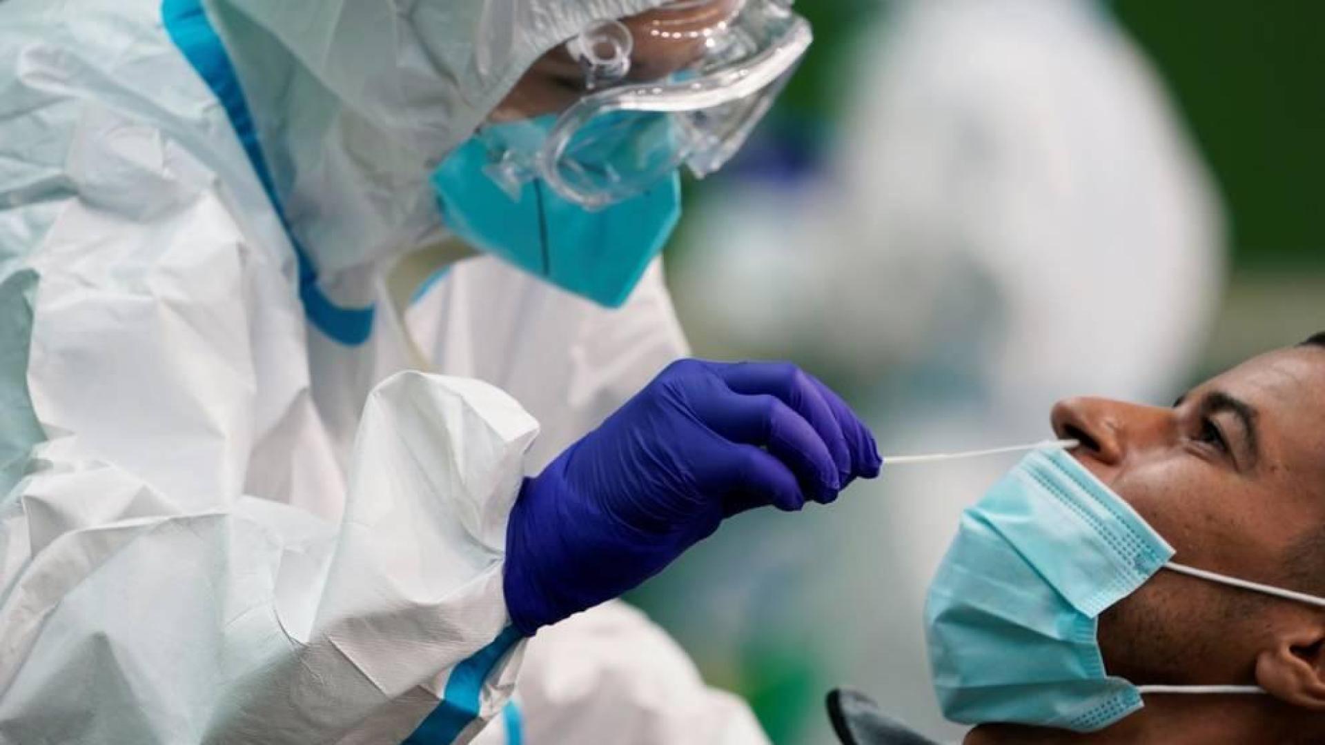 Sanidad notifica 31.428 casos este fin de semana y 168 muertes más