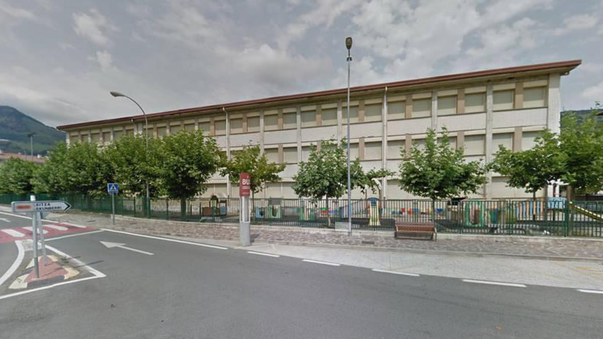 La Apyma de Santesteban critica que los niños tienen que esperar en el colegio después de comer