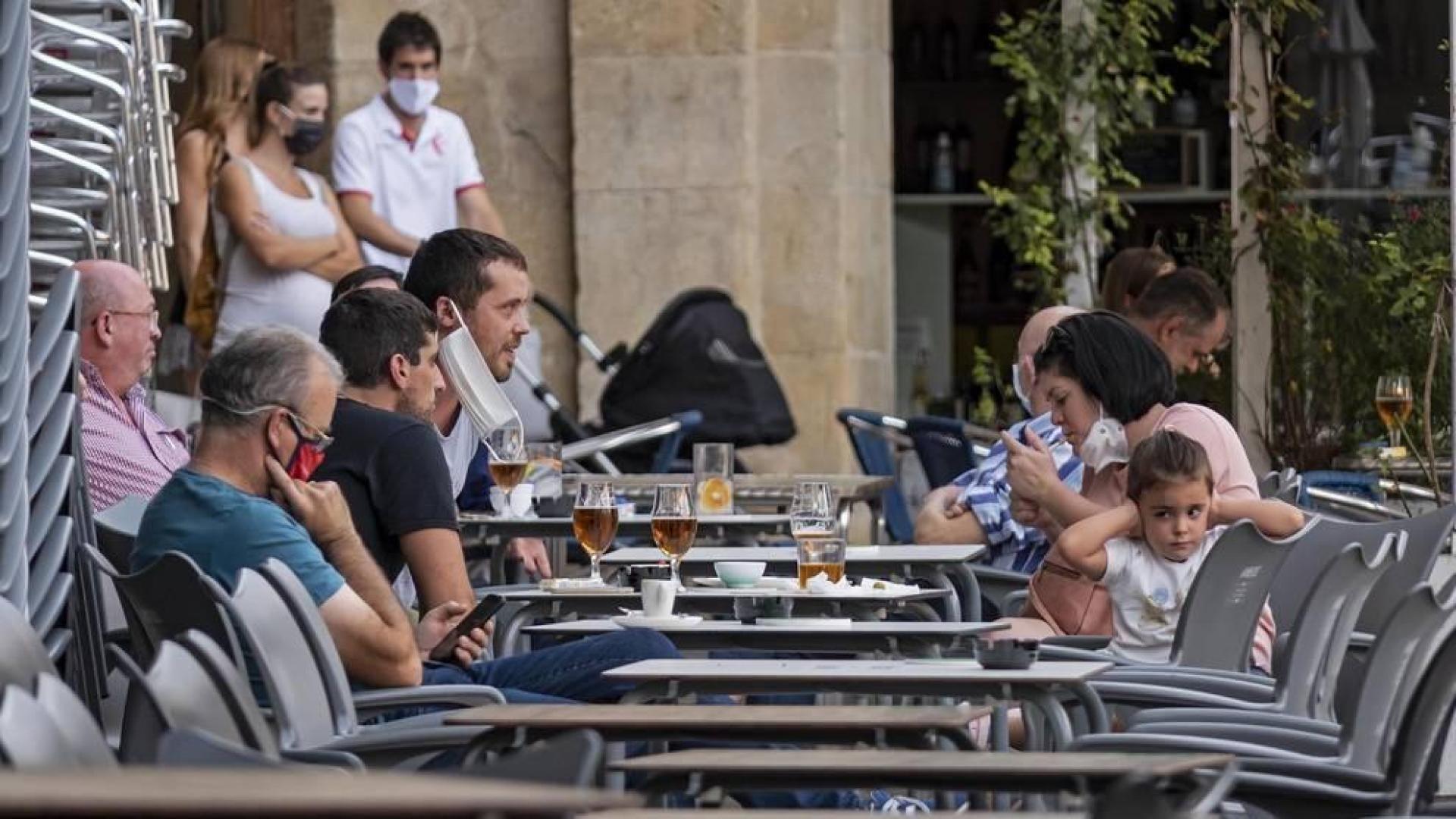 Bildu quiere cobrar las tasas a las terrazas sin consenso de sus socios