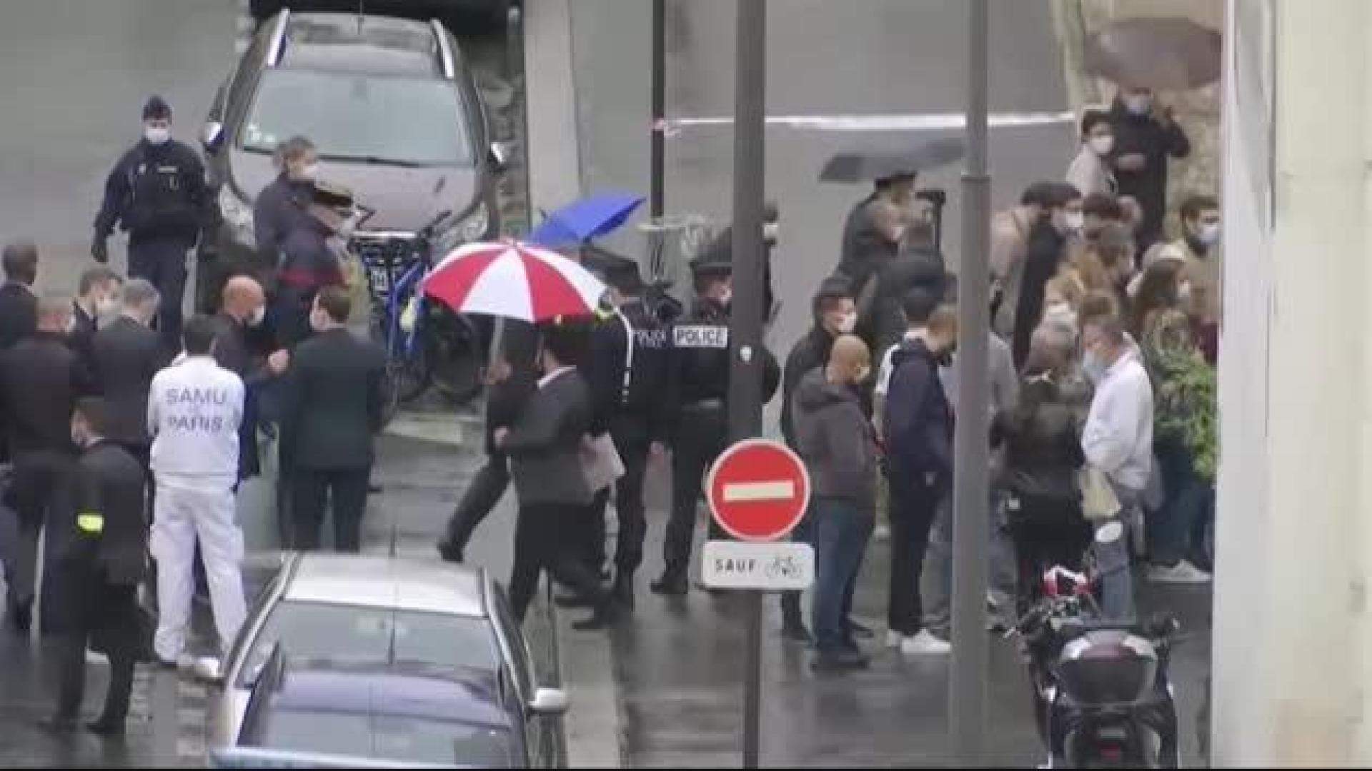 Un paquistaní de 18 años apuñala a dos periodistas en la antigua sede del Charlie Hebdo