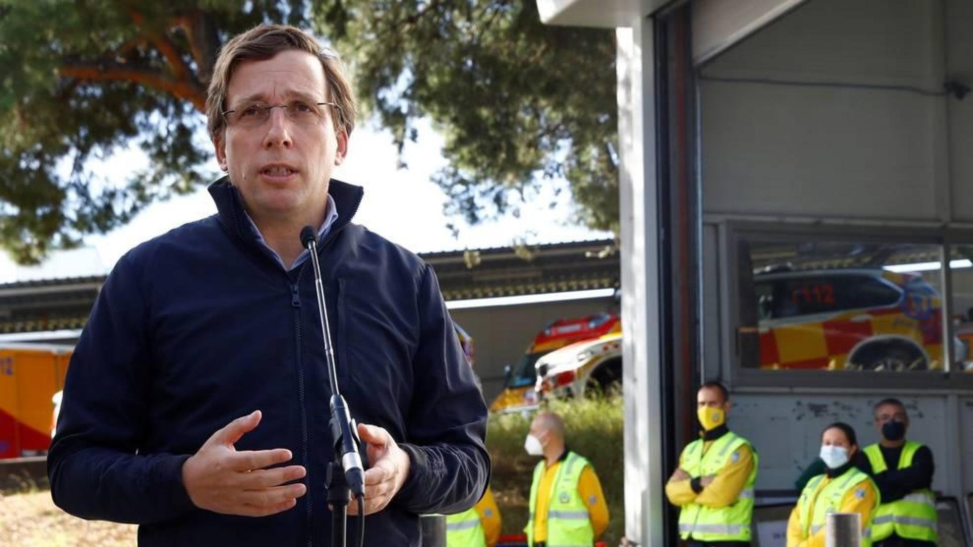 Almeida acusa a Illa de "enredar" a los ciudadanos de Madrid