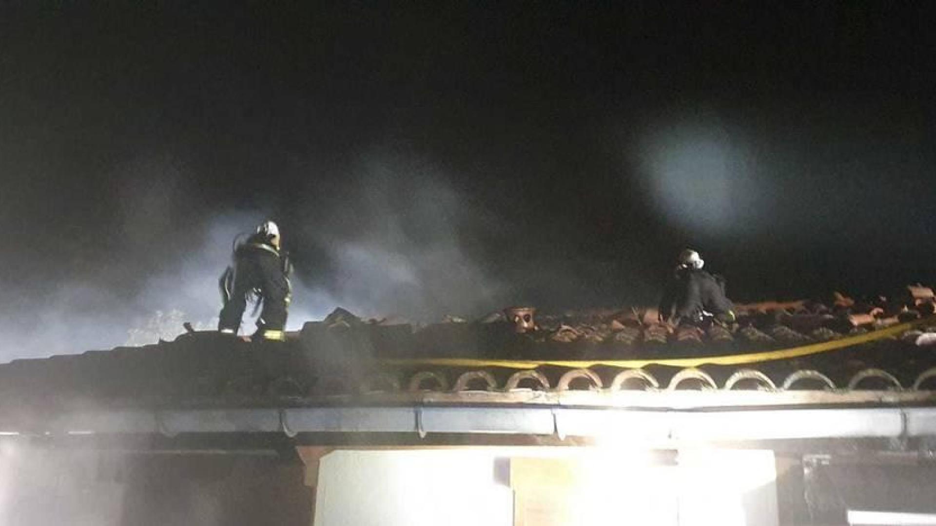 Una estufa provoca un incendio en el tejado de una casa de Subiza