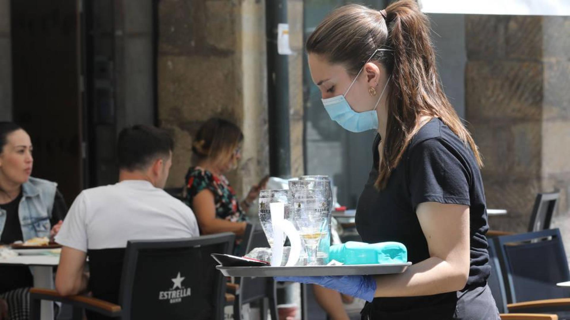 Hosteleros y comerciantes piden al Gobierno dinero para bonos que apoyen el consumo