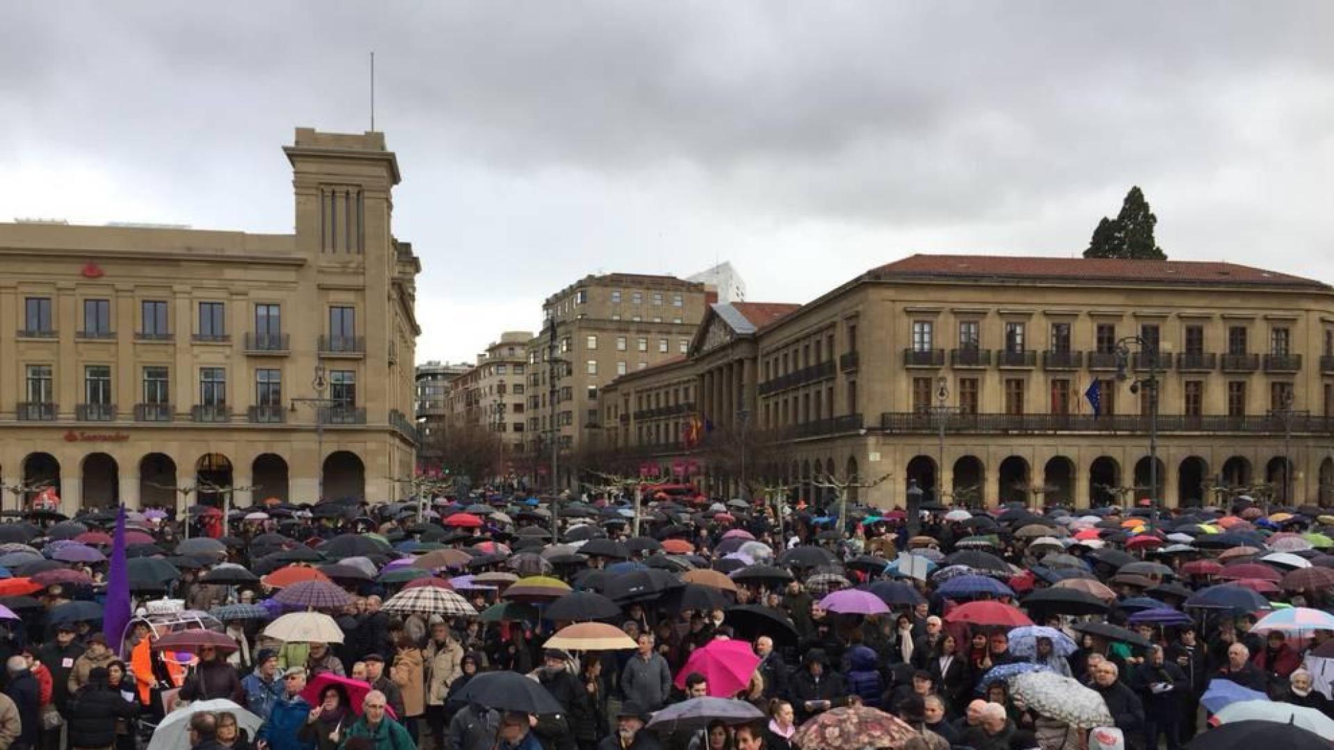 Directo | Jóvenes y mayores salen a la calle en Pamplona por unas pensiones dignas