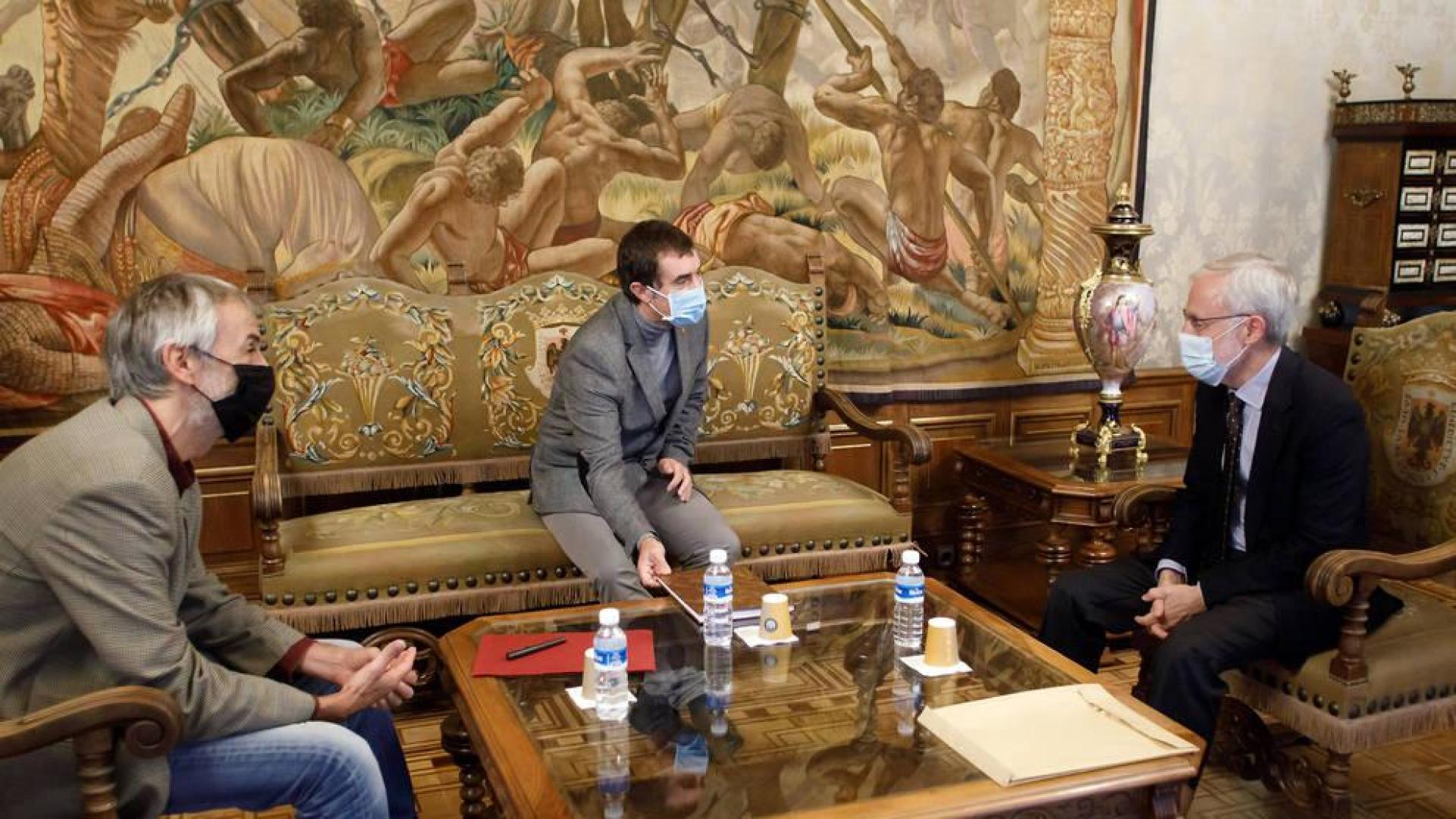 El consejero Santos y el Fiscal Superior de Navarra abogan por avanzar hacia una Justicia 2030 más “moderna, digital y de proximidad”