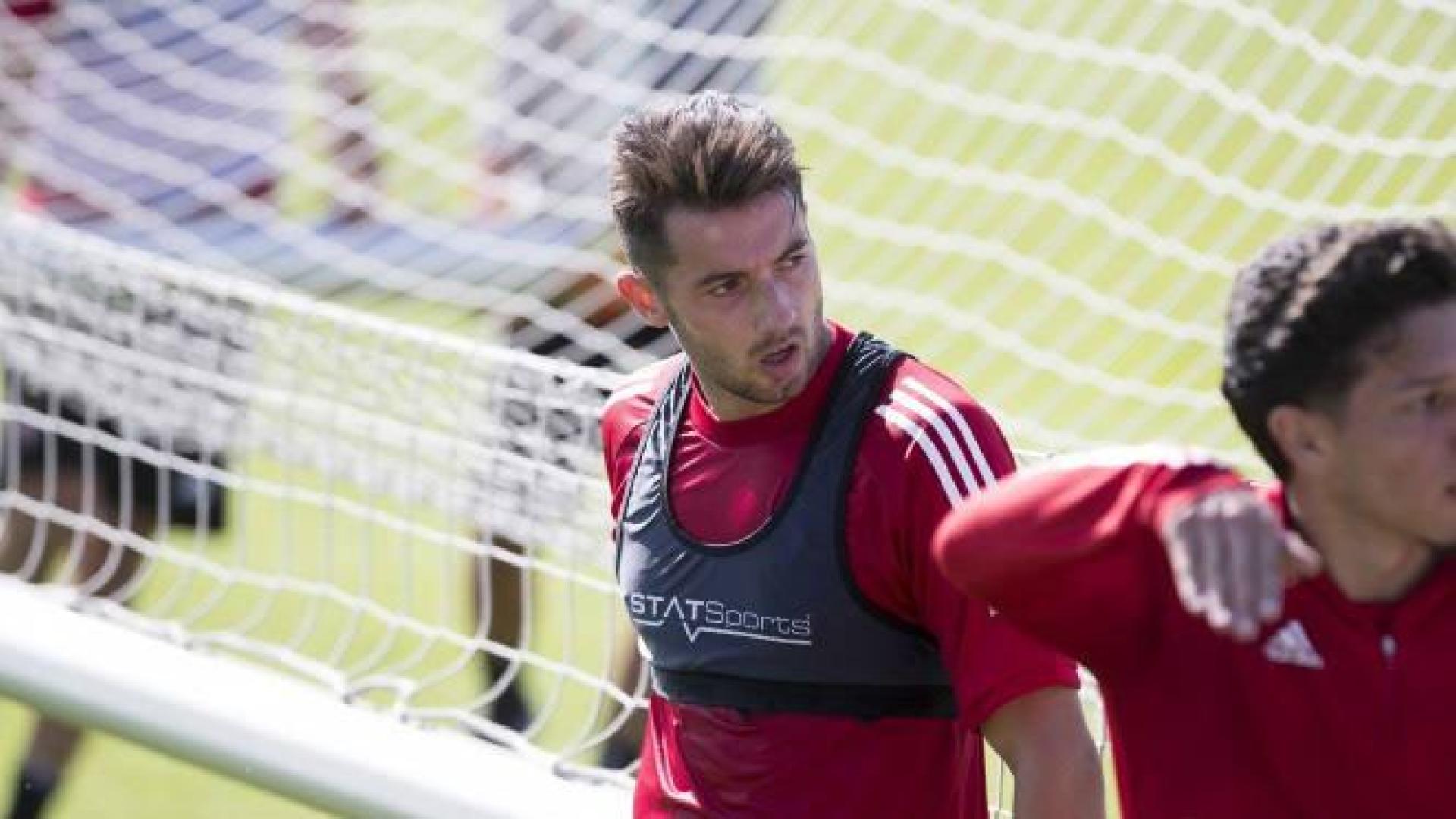 Jony, en su primer entrenamiento con Osasuna.