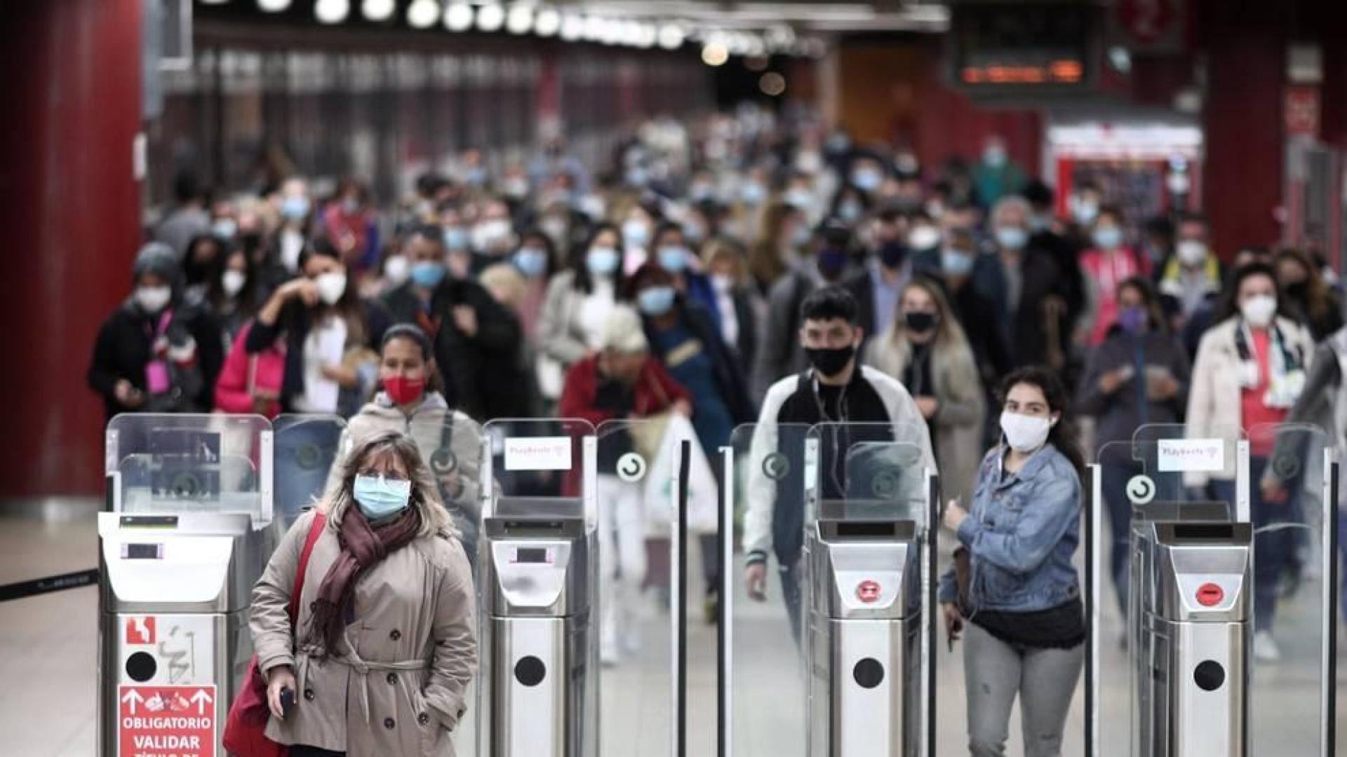 Sanidad notifica 11.325 nuevos casos, 3.722 en 24 horas, y 113 muertes más