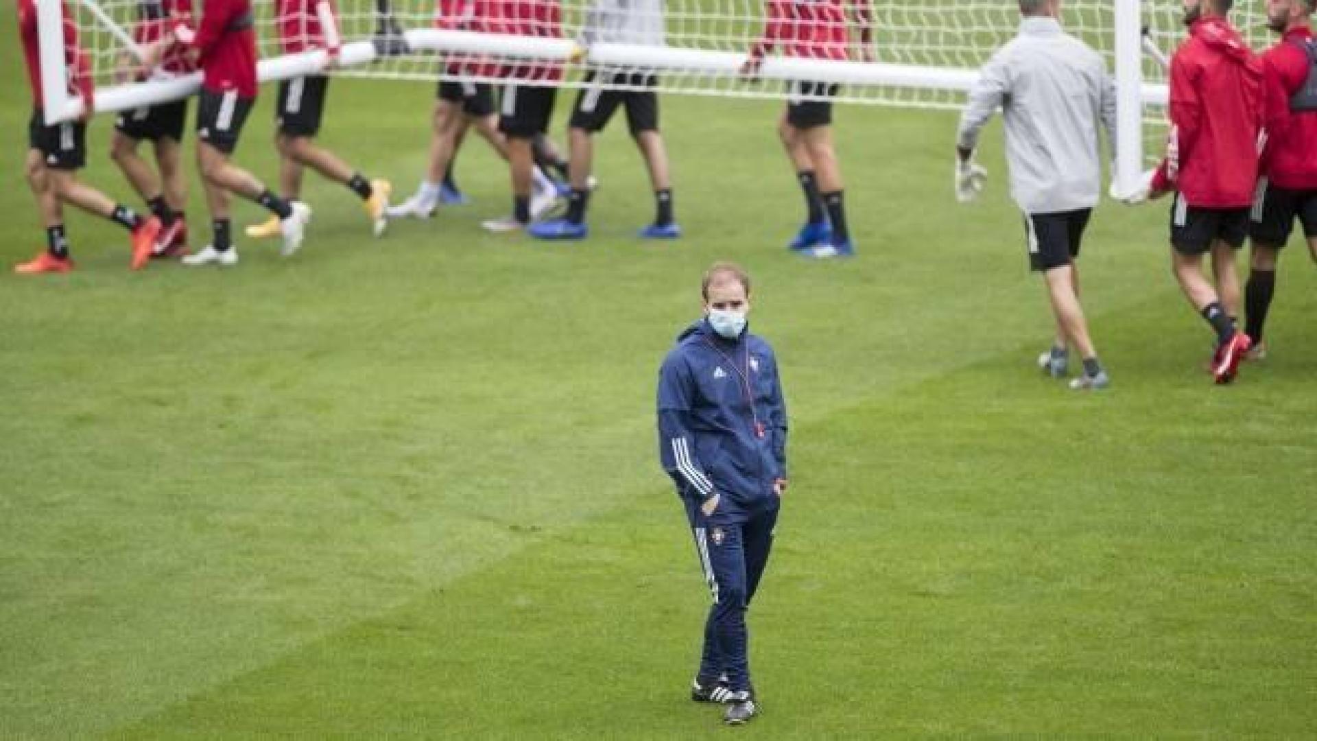 Jagoba Arrasate, durante el entrenamiento de Osasuna