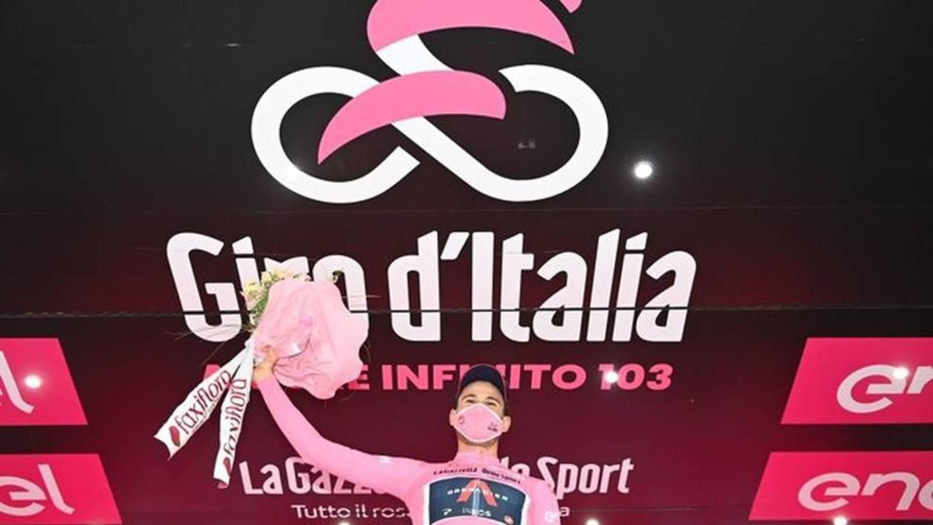 Ganna vuela en la contrarreloj de apertura y se enfunda la "maglia" rosa