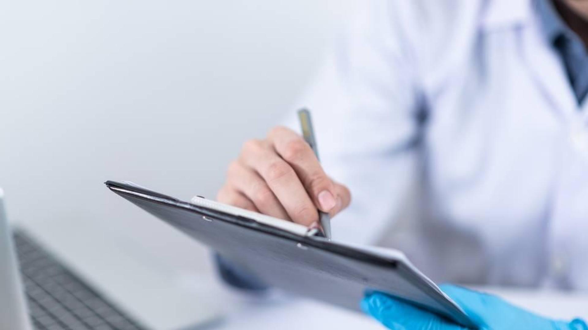 Piden cárcel para un médico que cambió la historia clínica de su mujer en el divorcio