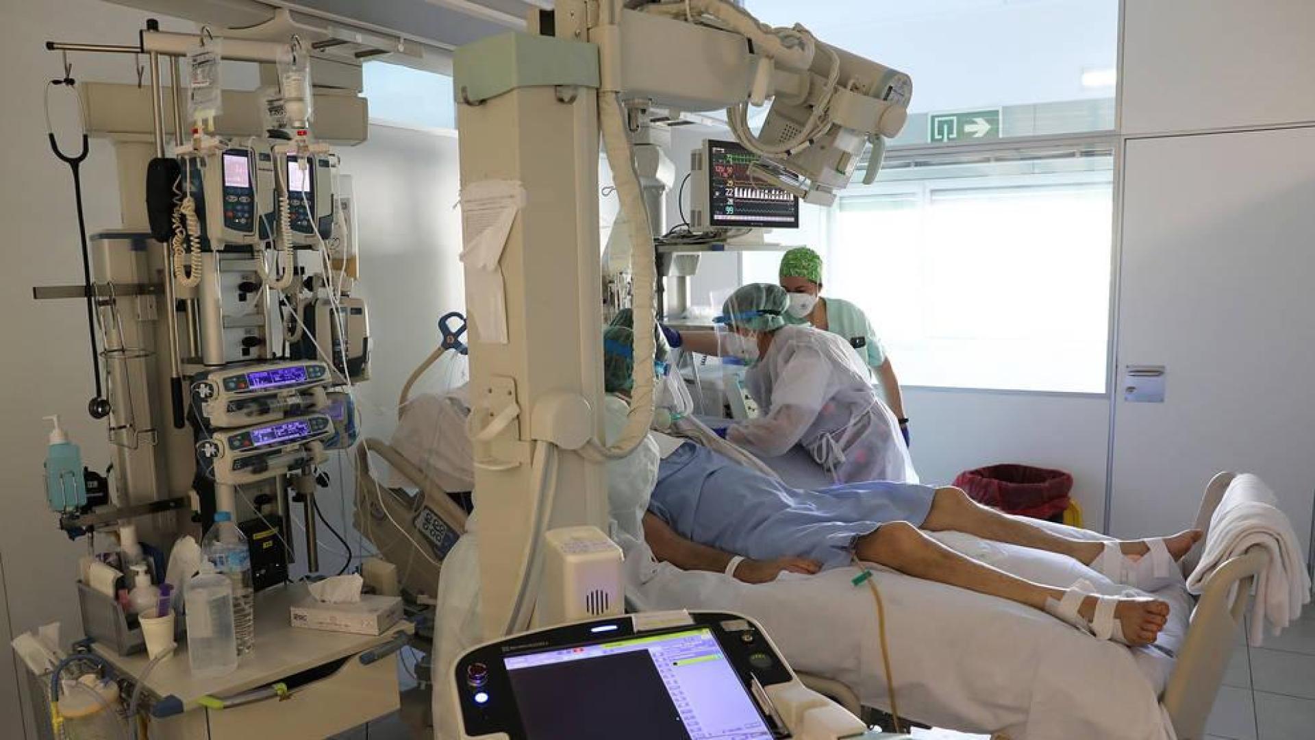 Seis nuevos fallecidos en un solo día devuelven a Navarra a datos de abril