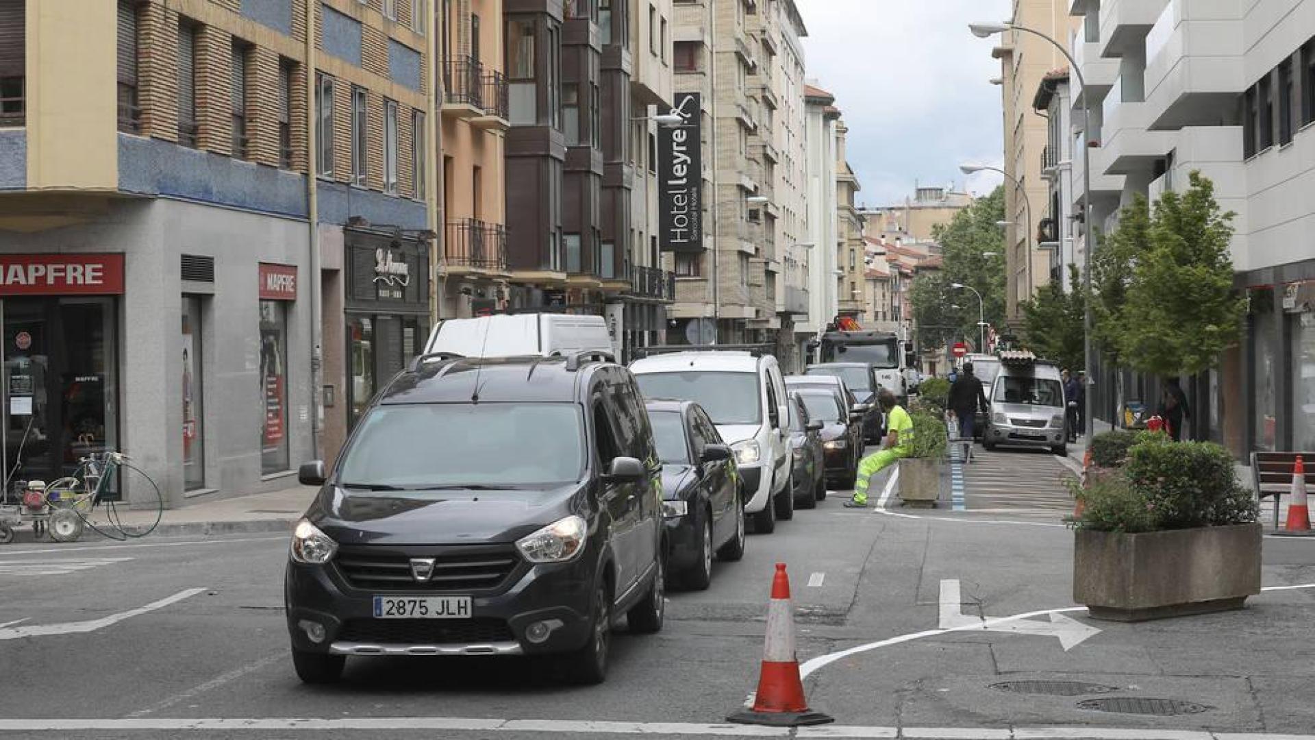 El cambio en calle Amaya hace que los 12.316 coches al día bajen un 34%