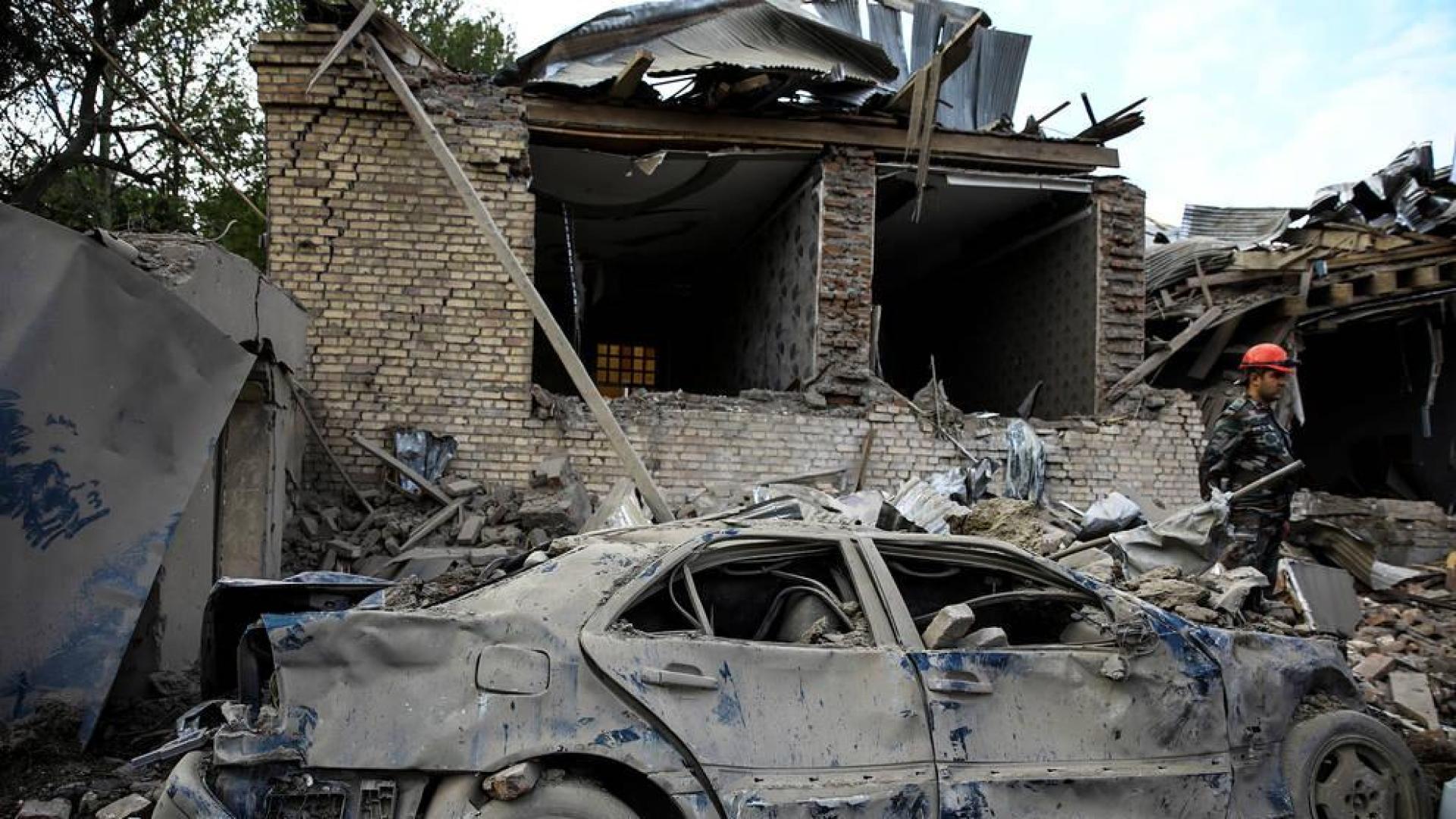 Continúan las violaciones del alto el fuego en Nagorno Karabaj