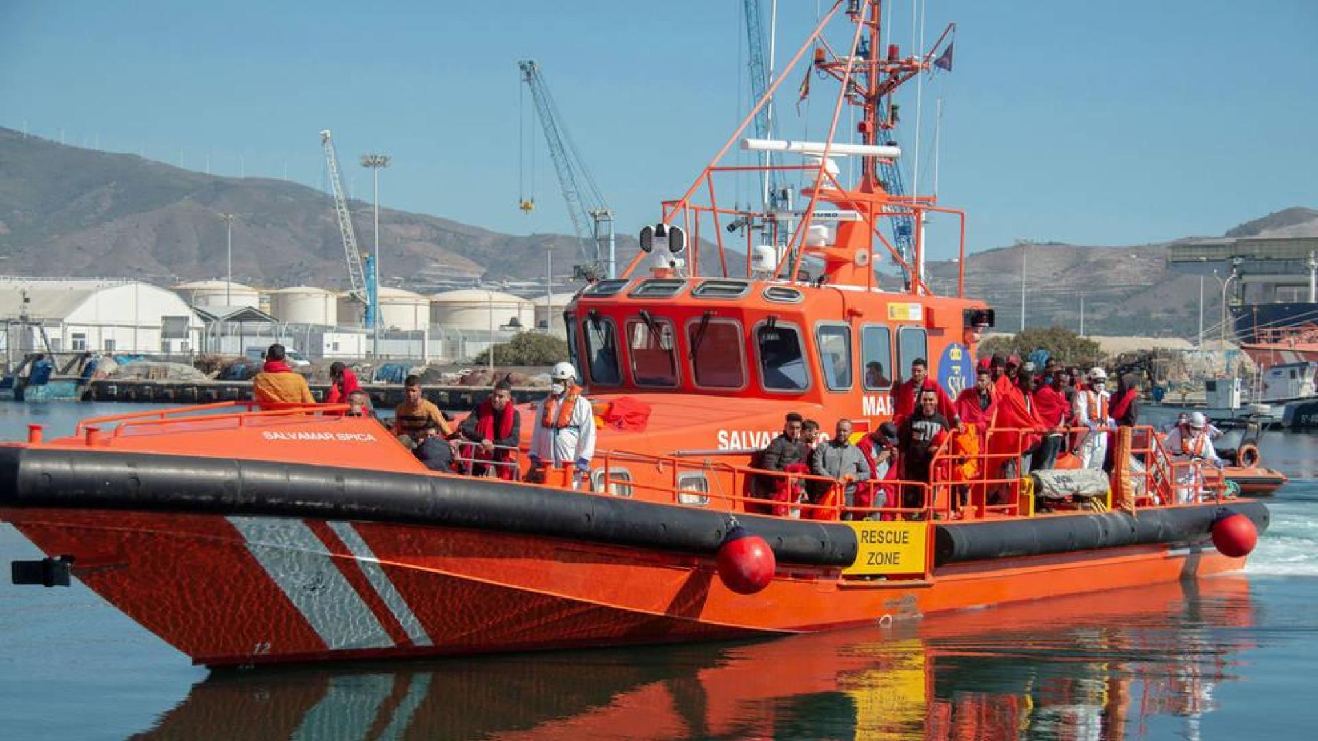 Fallecen once migrantes al naufragar su embarcación frente a Túnez