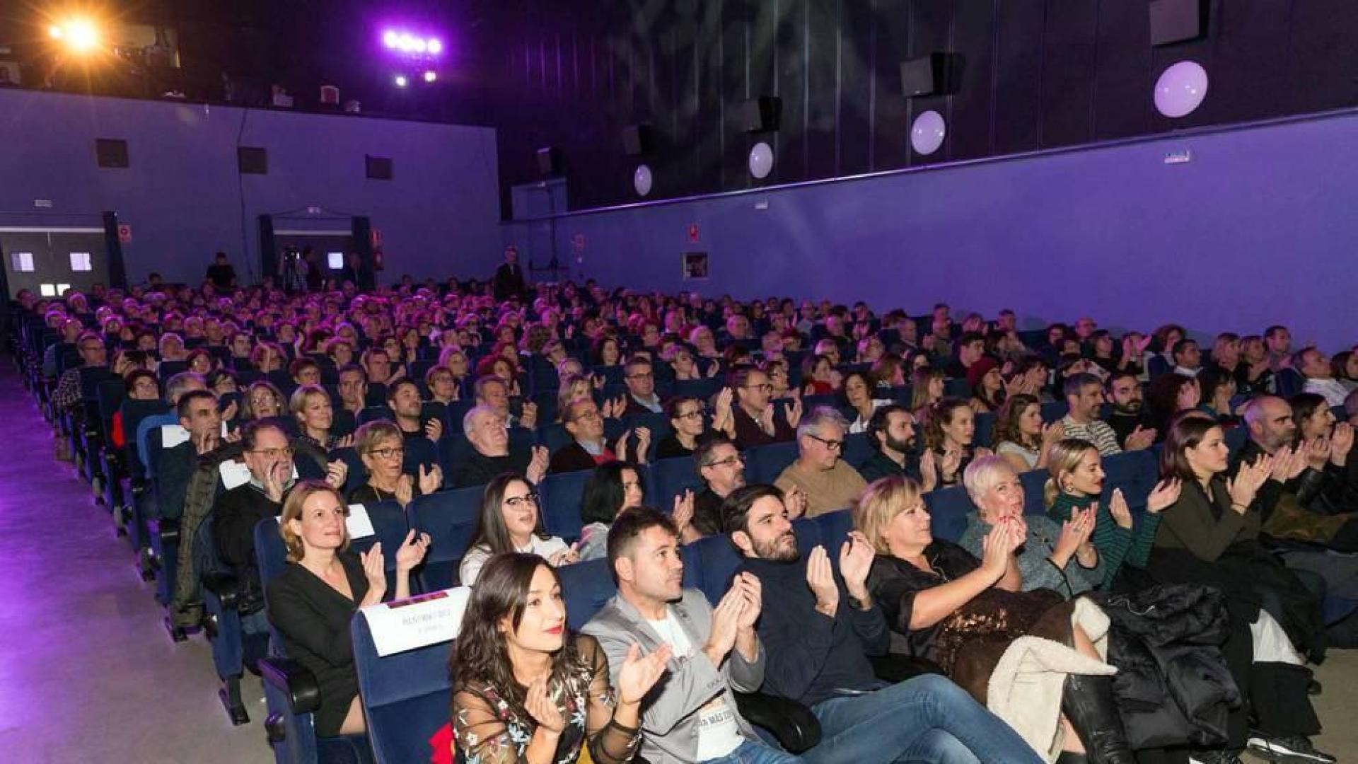 l jurado ha estado compuesto por los periodistas Carles Francino y Carlos Boyero, los intérpretes Silvia Alonso, Luis Tosar y Claudia Vega y los directores de cine Manuel Martín Cuenca y Marina Seresesky