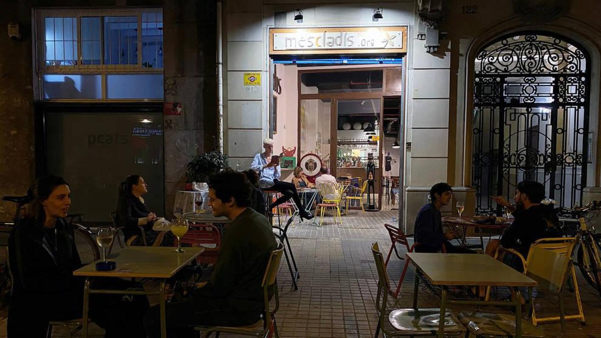 Investigan positivos por coronavirus en residencias de estudiantes de Barcelona