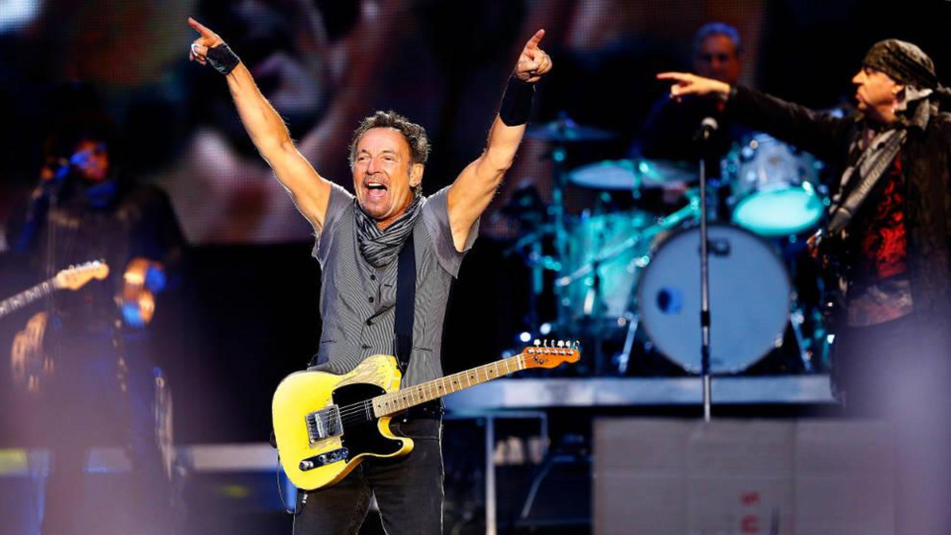 Bruce Springsteen, durante el concierto ofrecido esta noche en el estadio Santiago Bernabéu.