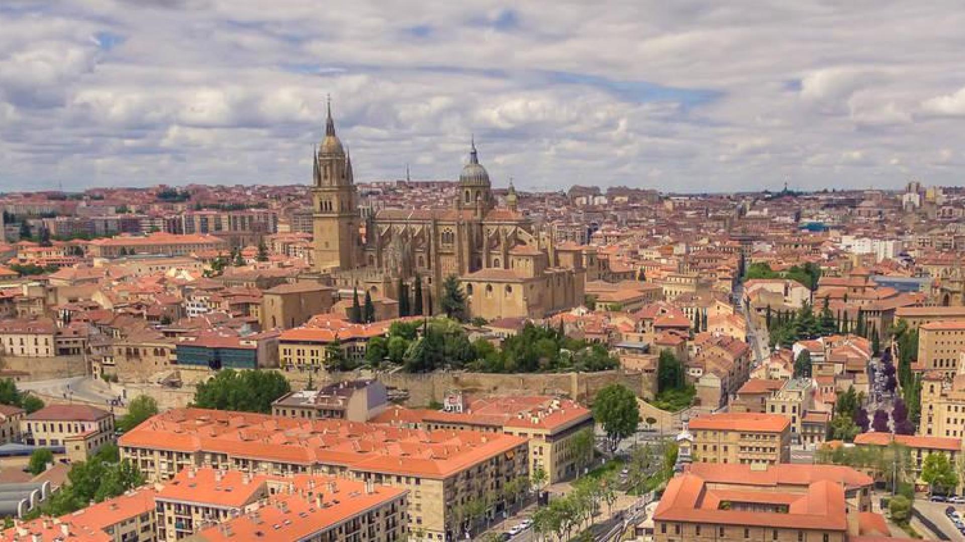 Una cofradía celebra una fiesta con estriptis en instalaciones de la iglesia