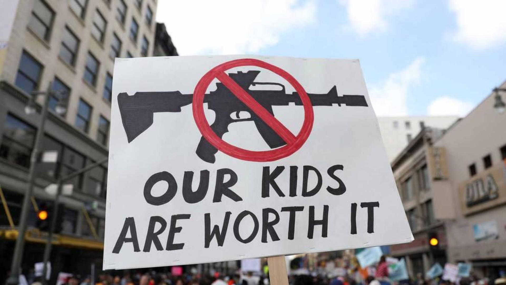 Reclaman medidas férreas contra las armas tras el tiroteo de Parkland
