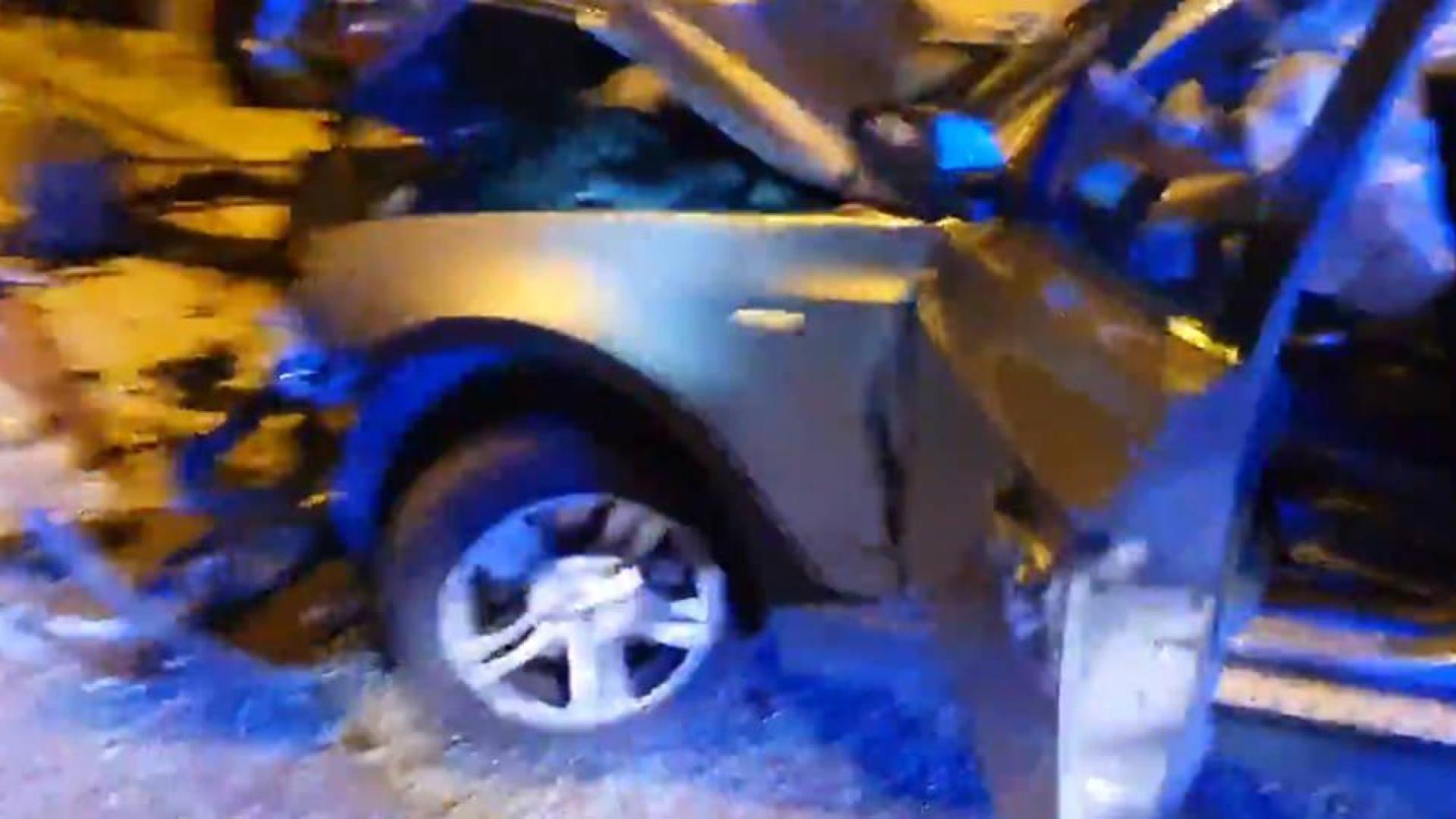 Pierde el control de su vehículo y arrolla a 5 coches aparcados en Zizur Mayor